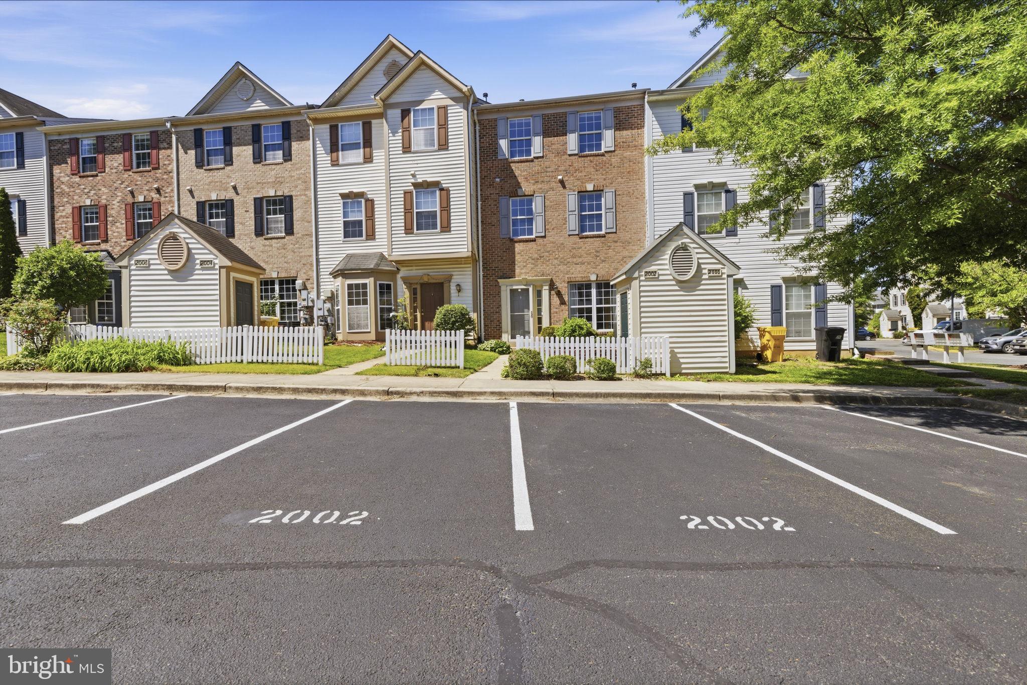 SEVEN OAKS - Residential