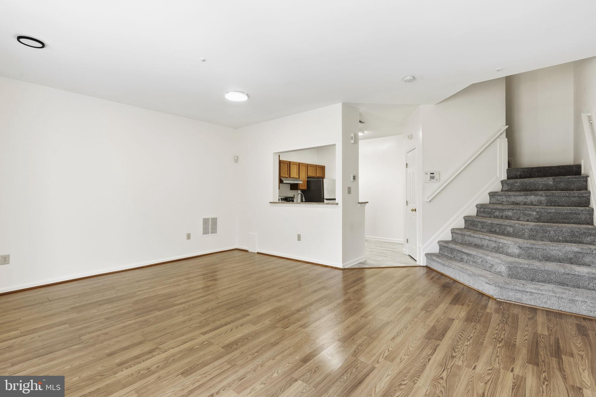 SEVEN OAKS - Residential