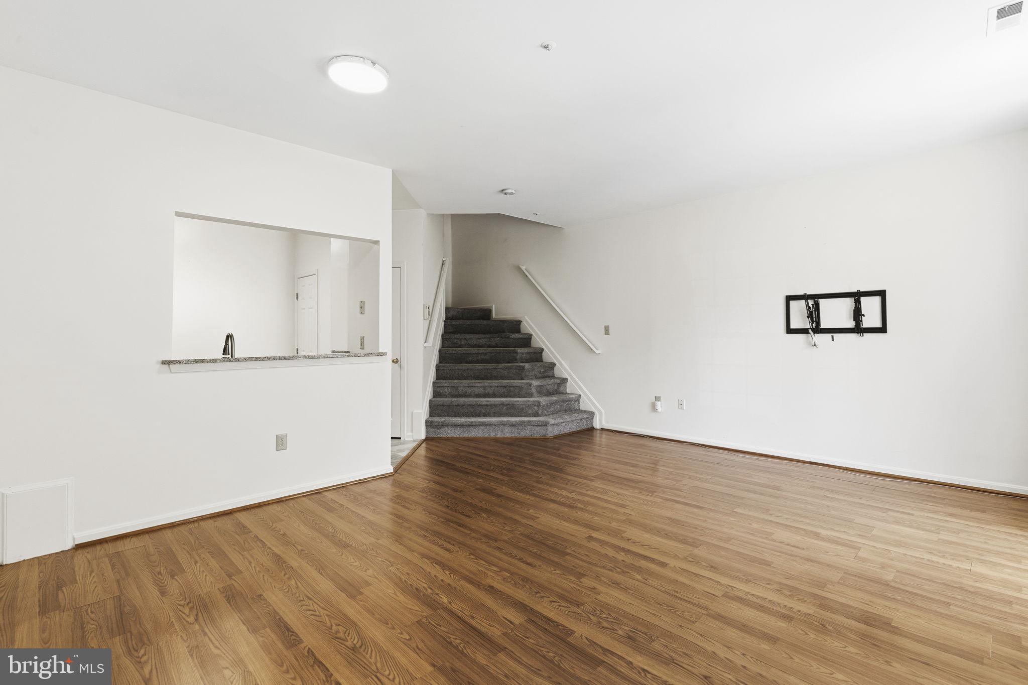 SEVEN OAKS - Residential