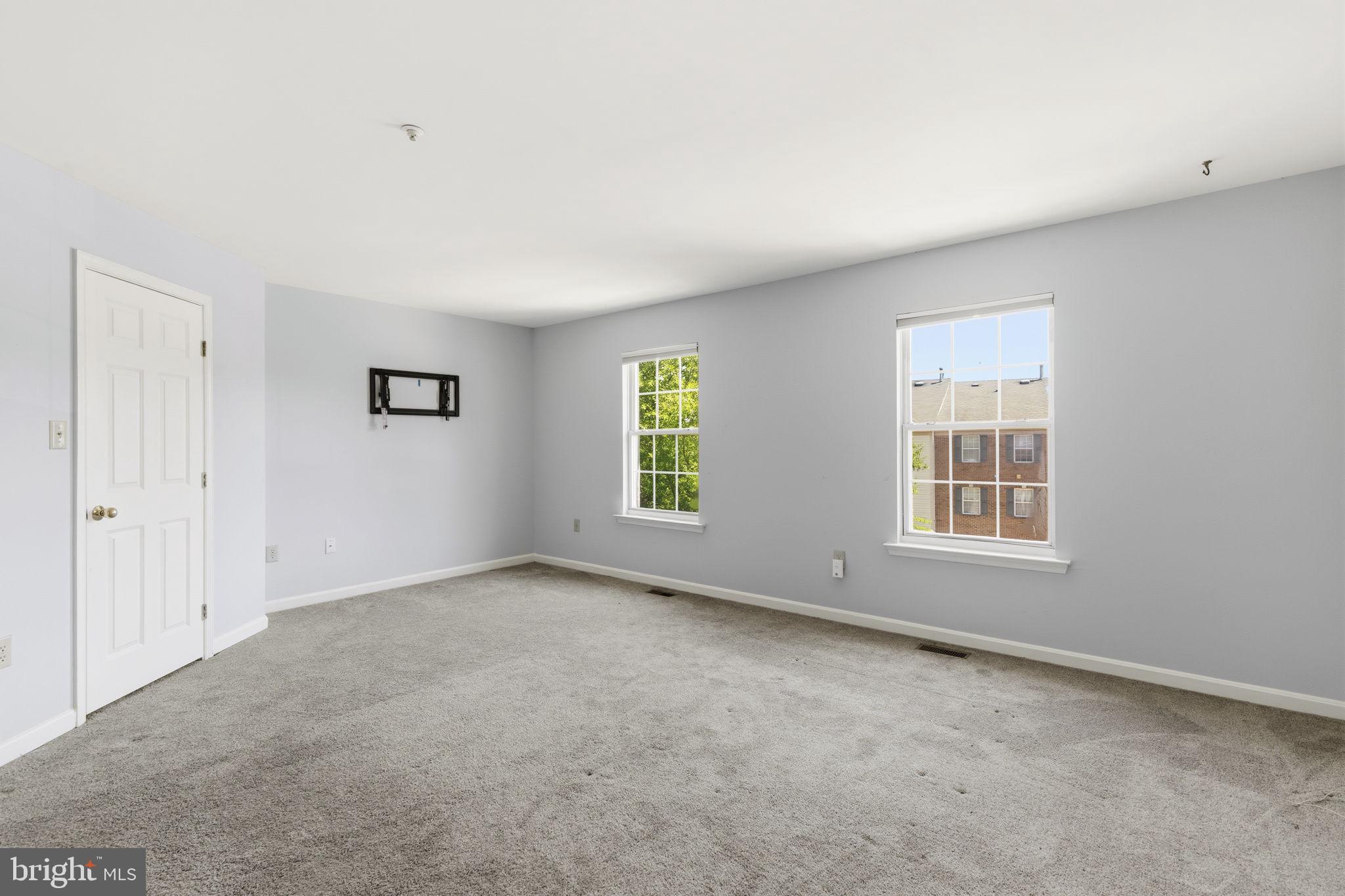 SEVEN OAKS - Residential