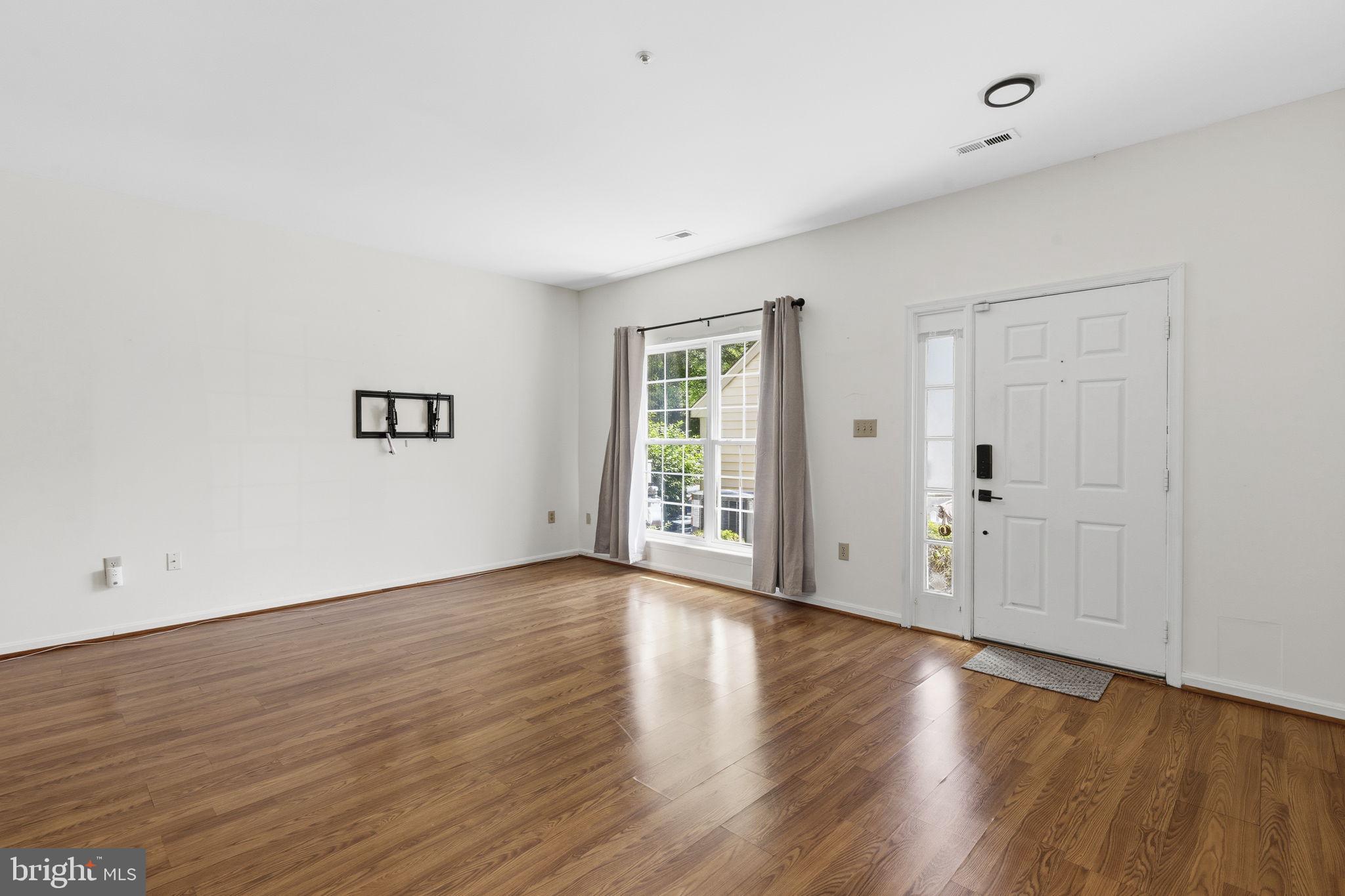SEVEN OAKS - Residential