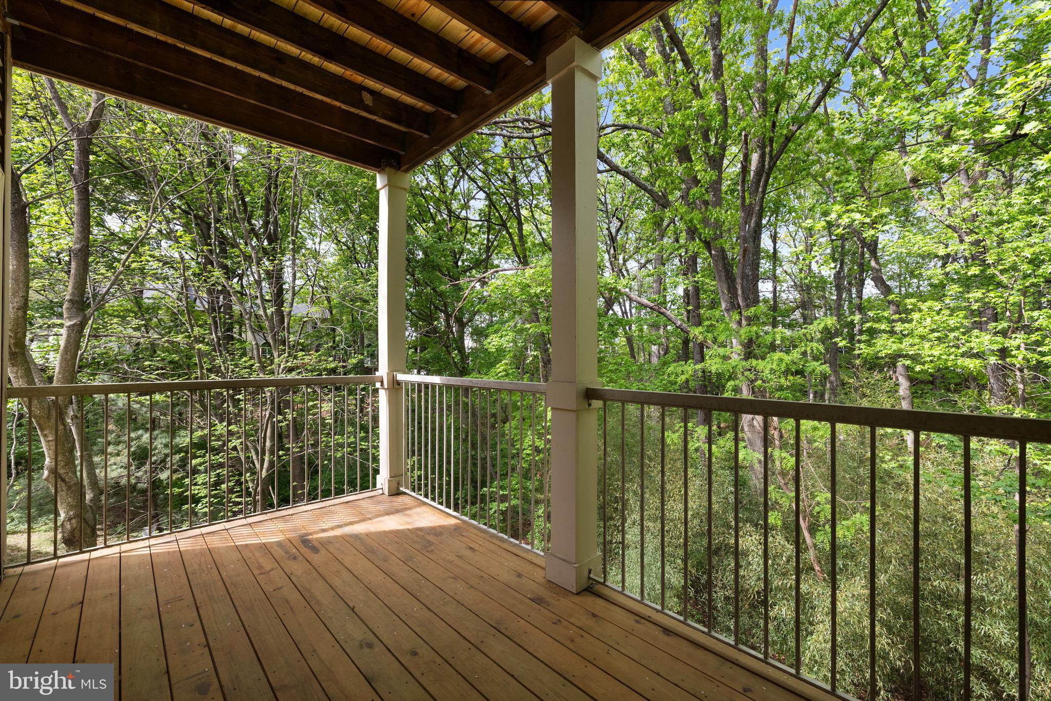ISLAND CREEK - Residential