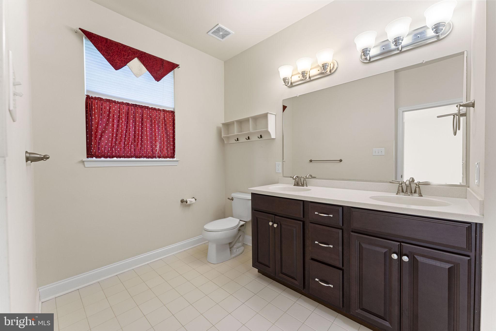 VILLAGES AT HILLVIEW - Residential