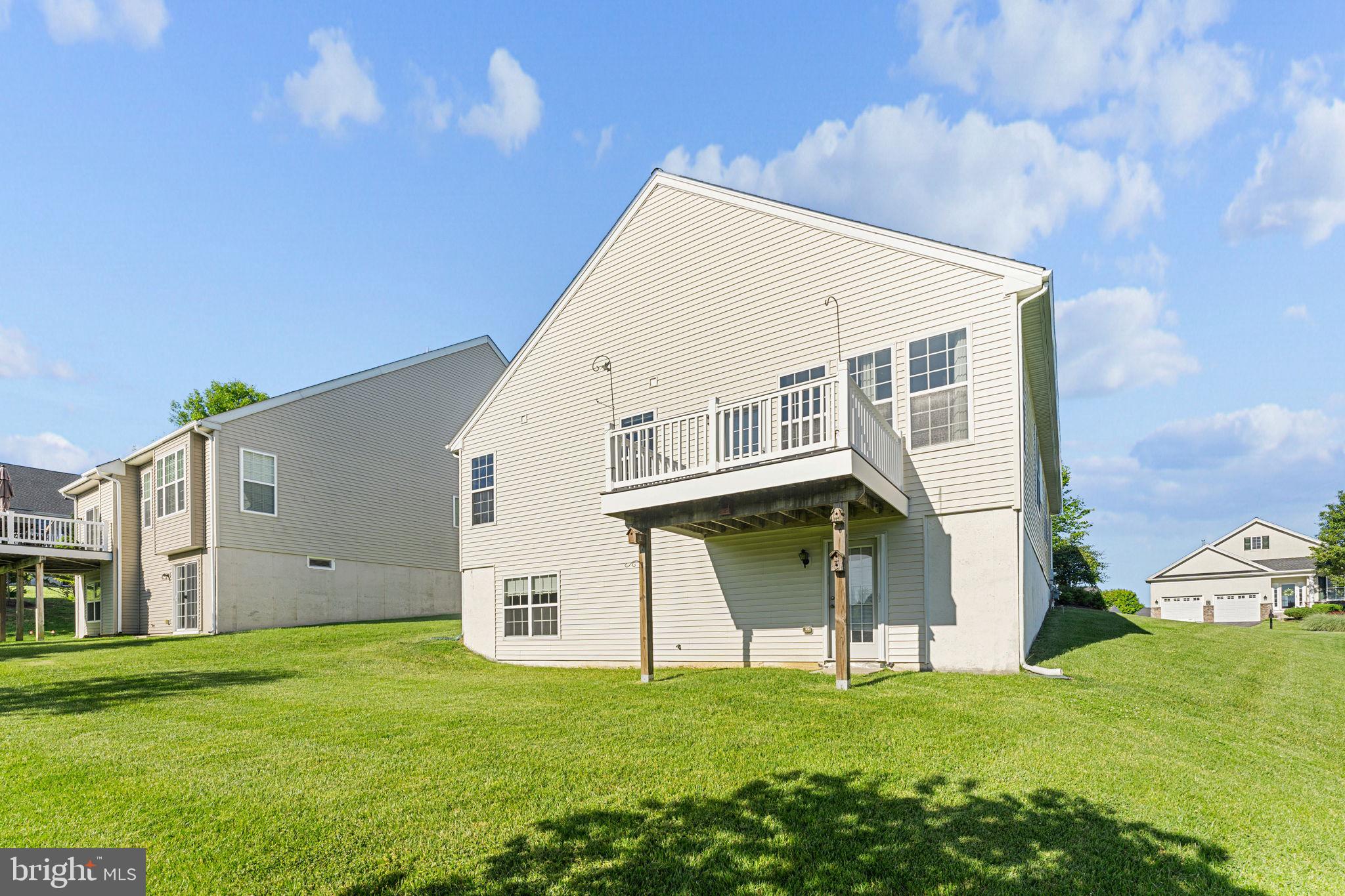 VILLAGES AT HILLVIEW - Residential