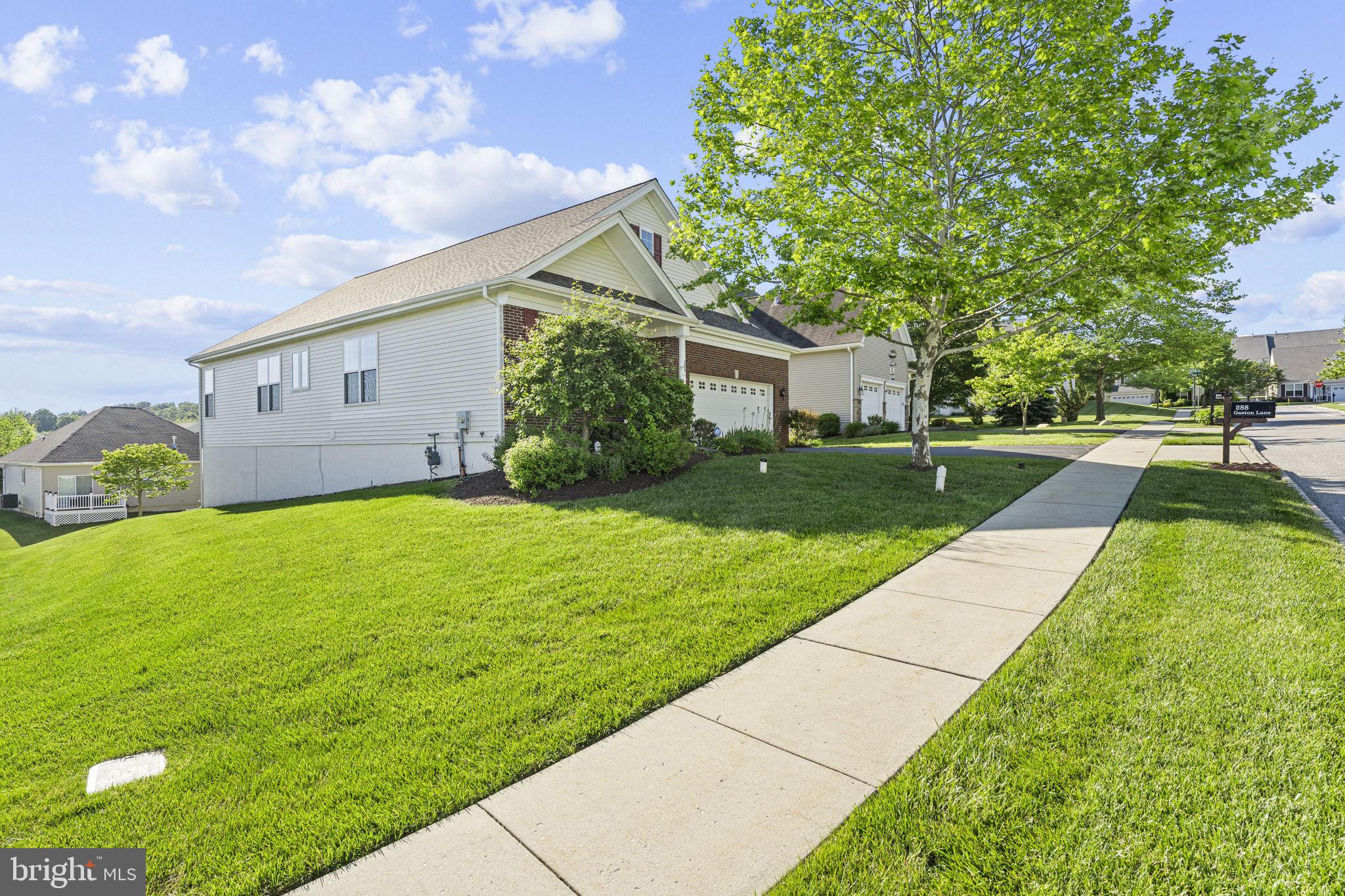 VILLAGES AT HILLVIEW - Residential