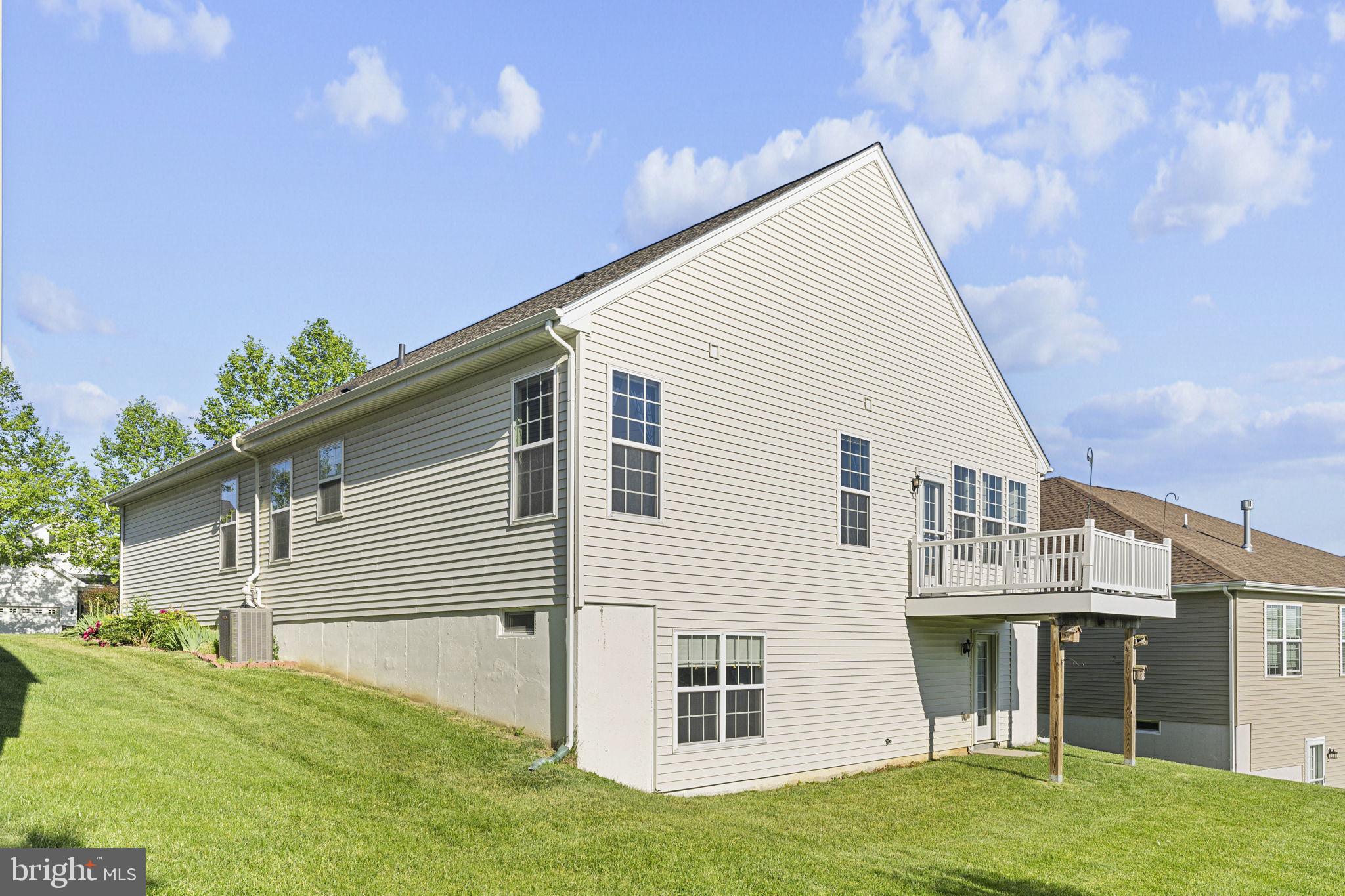 VILLAGES AT HILLVIEW - Residential