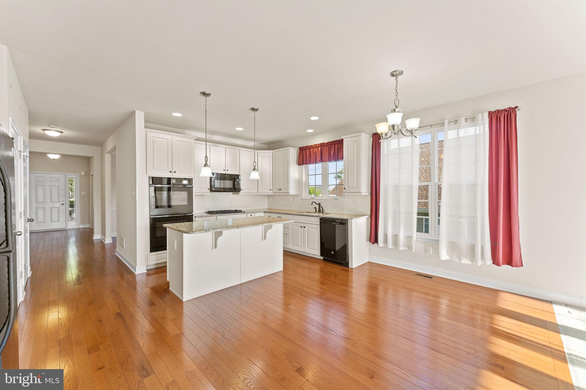VILLAGES AT HILLVIEW - Residential