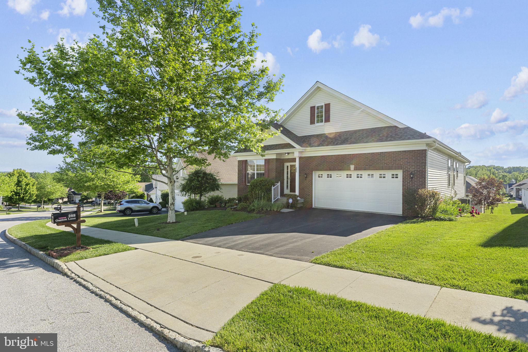 VILLAGES AT HILLVIEW - Residential