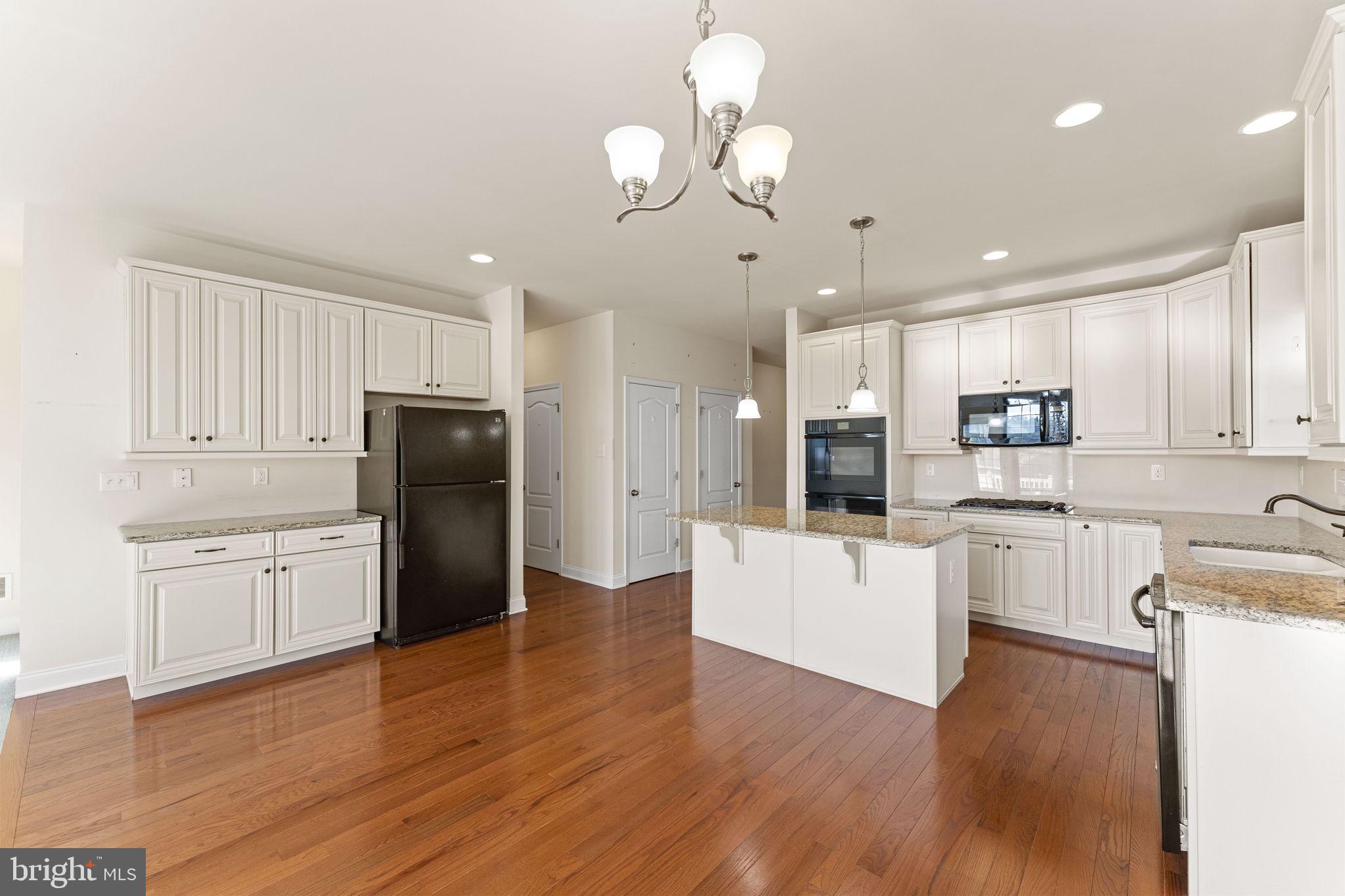 VILLAGES AT HILLVIEW - Residential