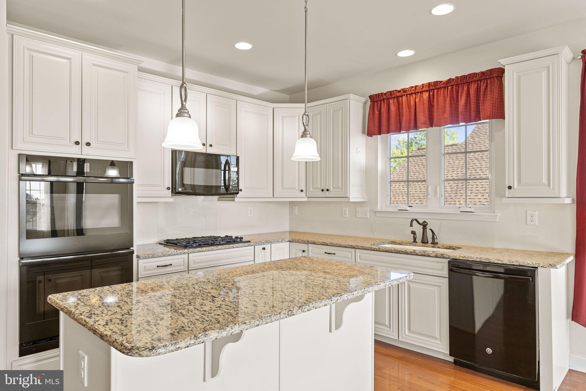 VILLAGES AT HILLVIEW - Residential