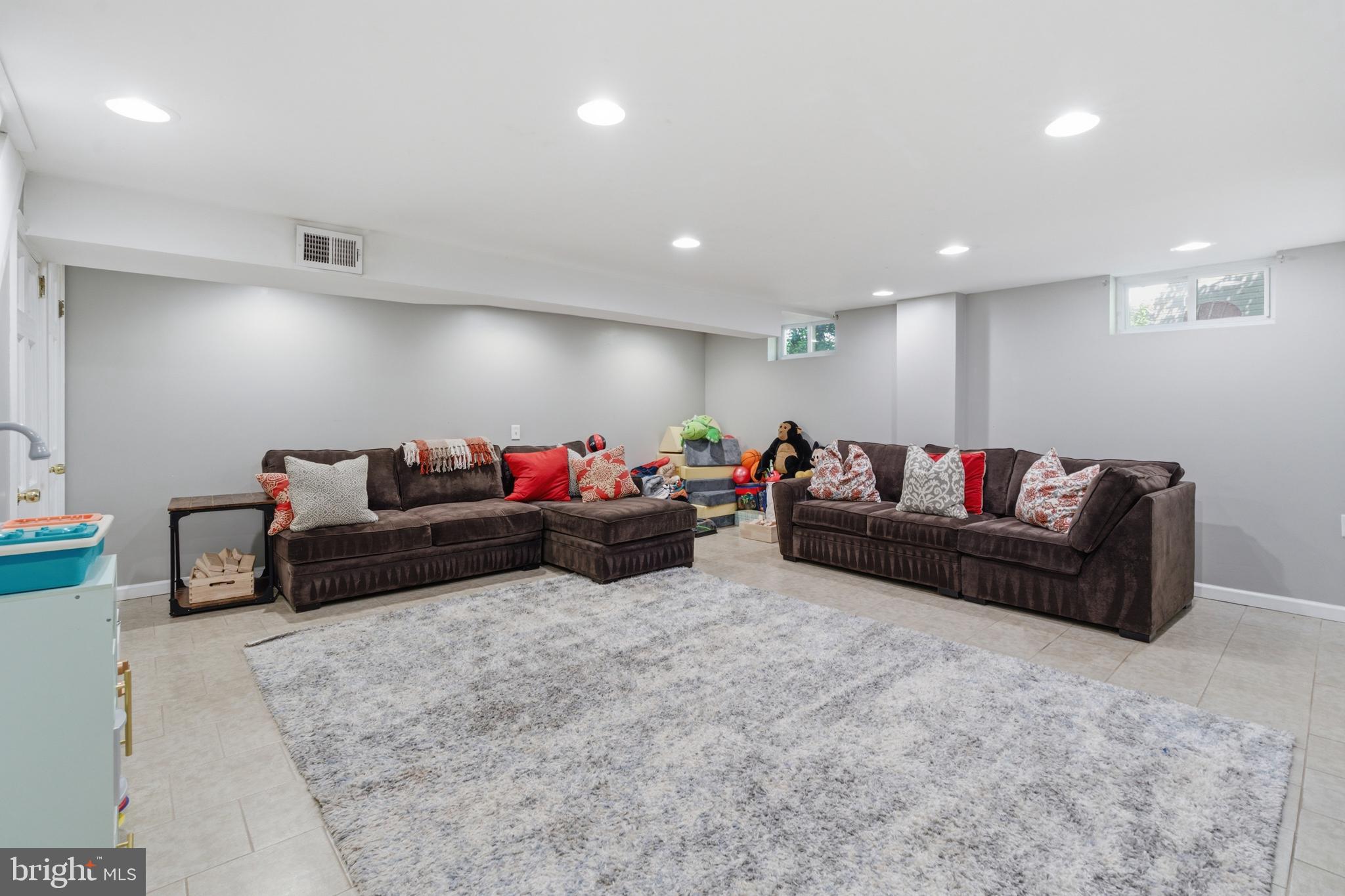 LYNNEWOOD GDNS - Residential