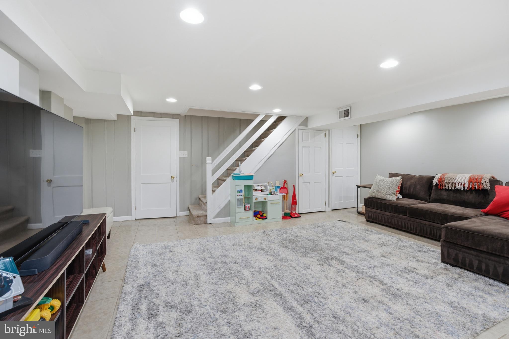 LYNNEWOOD GDNS - Residential