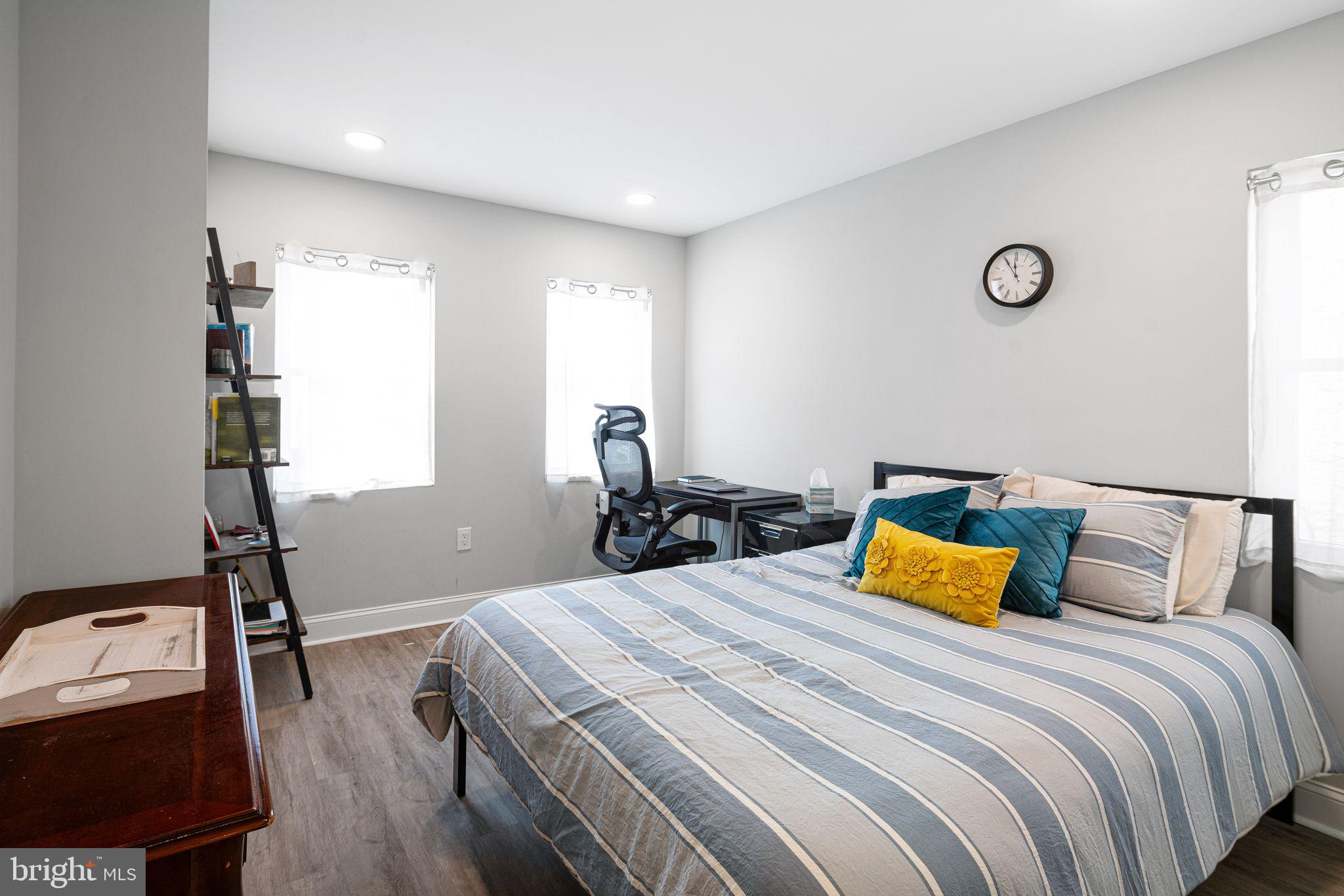 POINT BREEZE - Residential