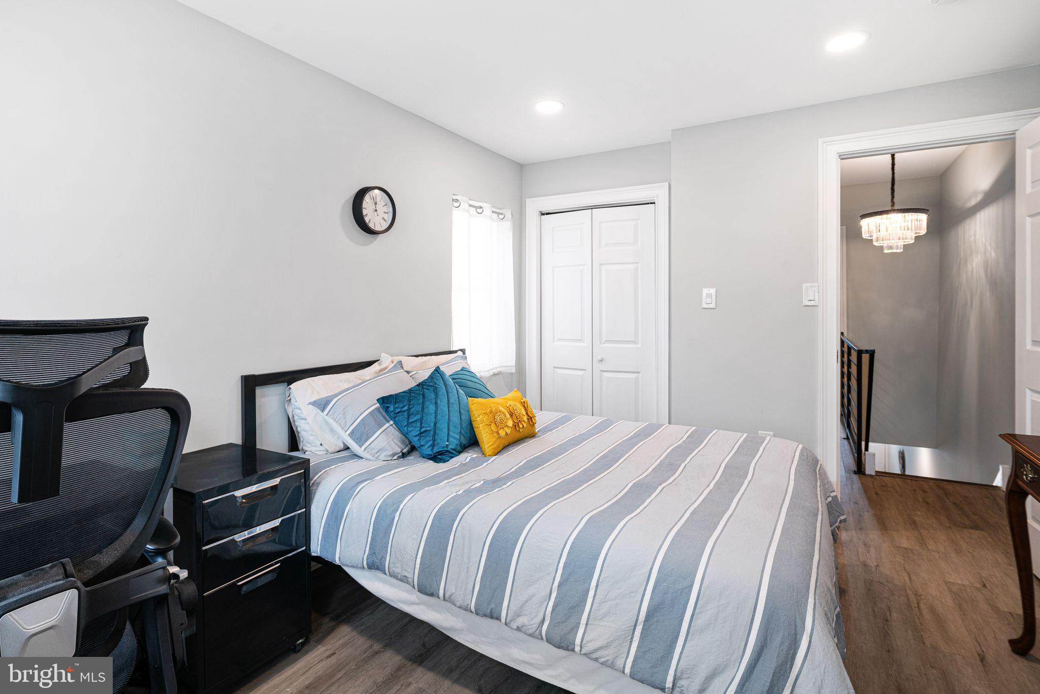 POINT BREEZE - Residential