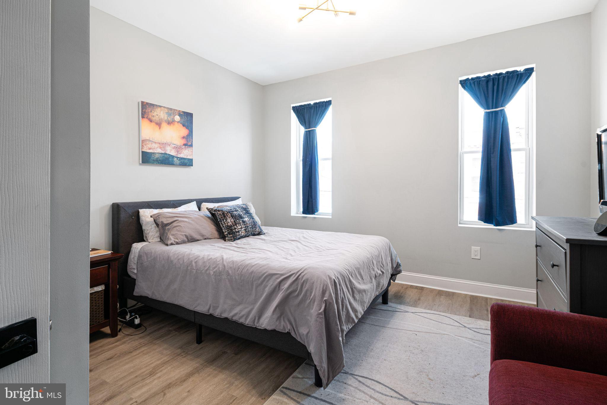 POINT BREEZE - Residential