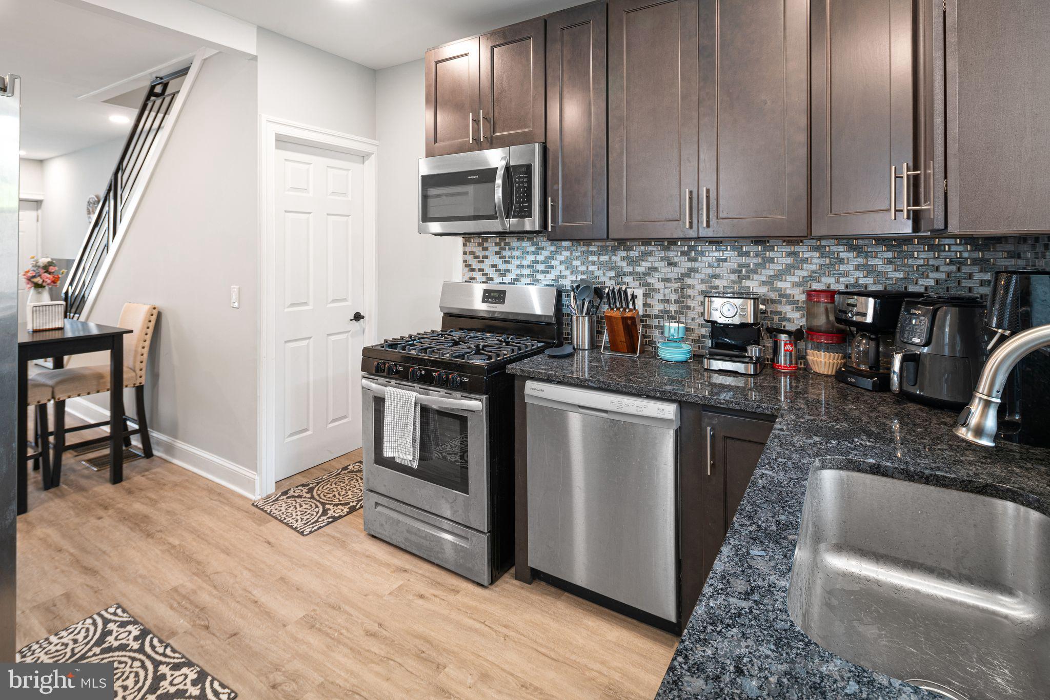 POINT BREEZE - Residential