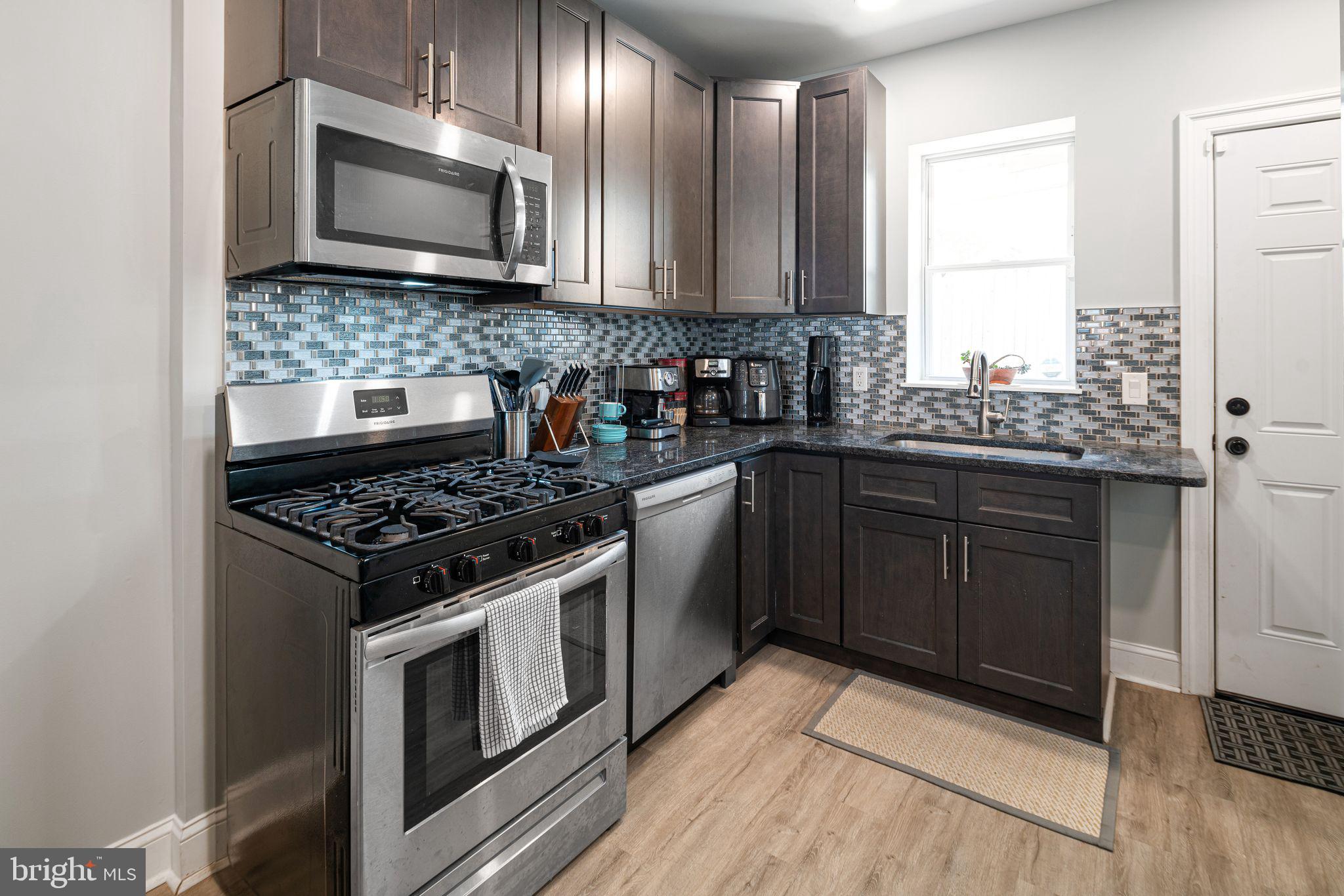 POINT BREEZE - Residential