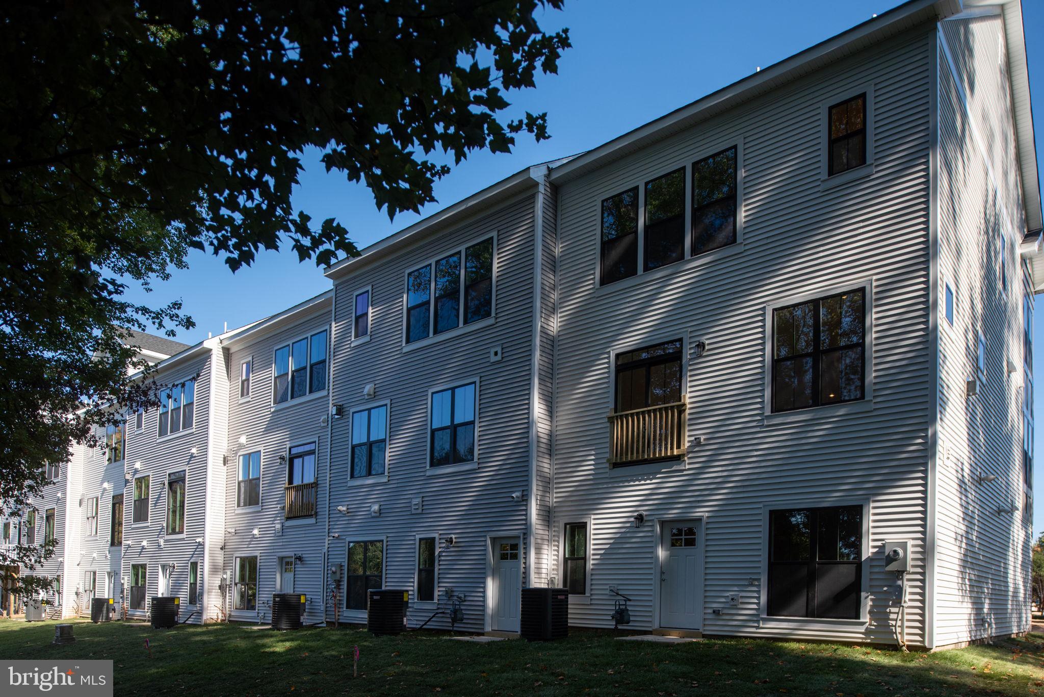 TOWNES AT LITTLE RIVER CROSSING - Residential