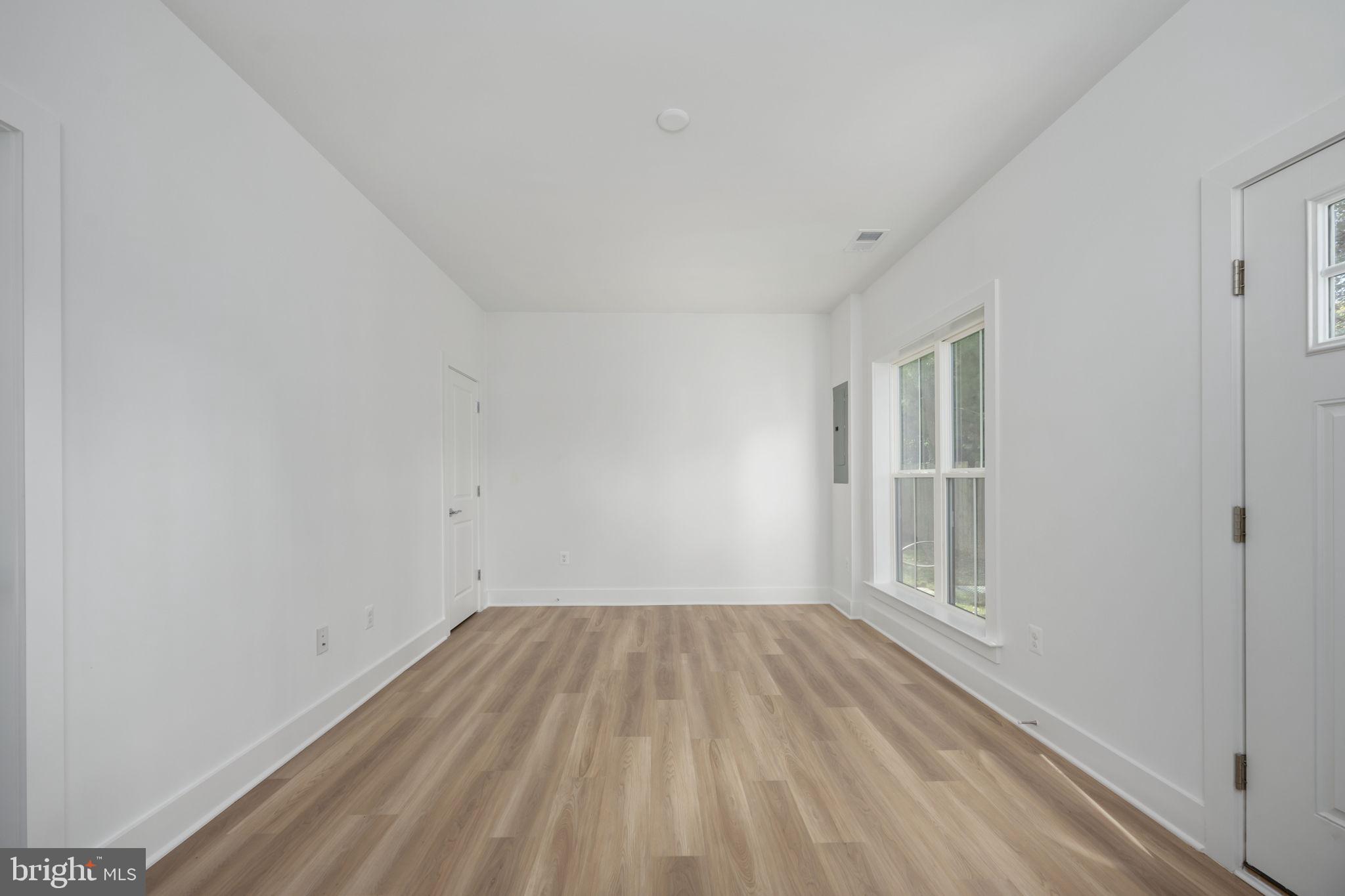 TOWNES AT LITTLE RIVER CROSSING - Residential