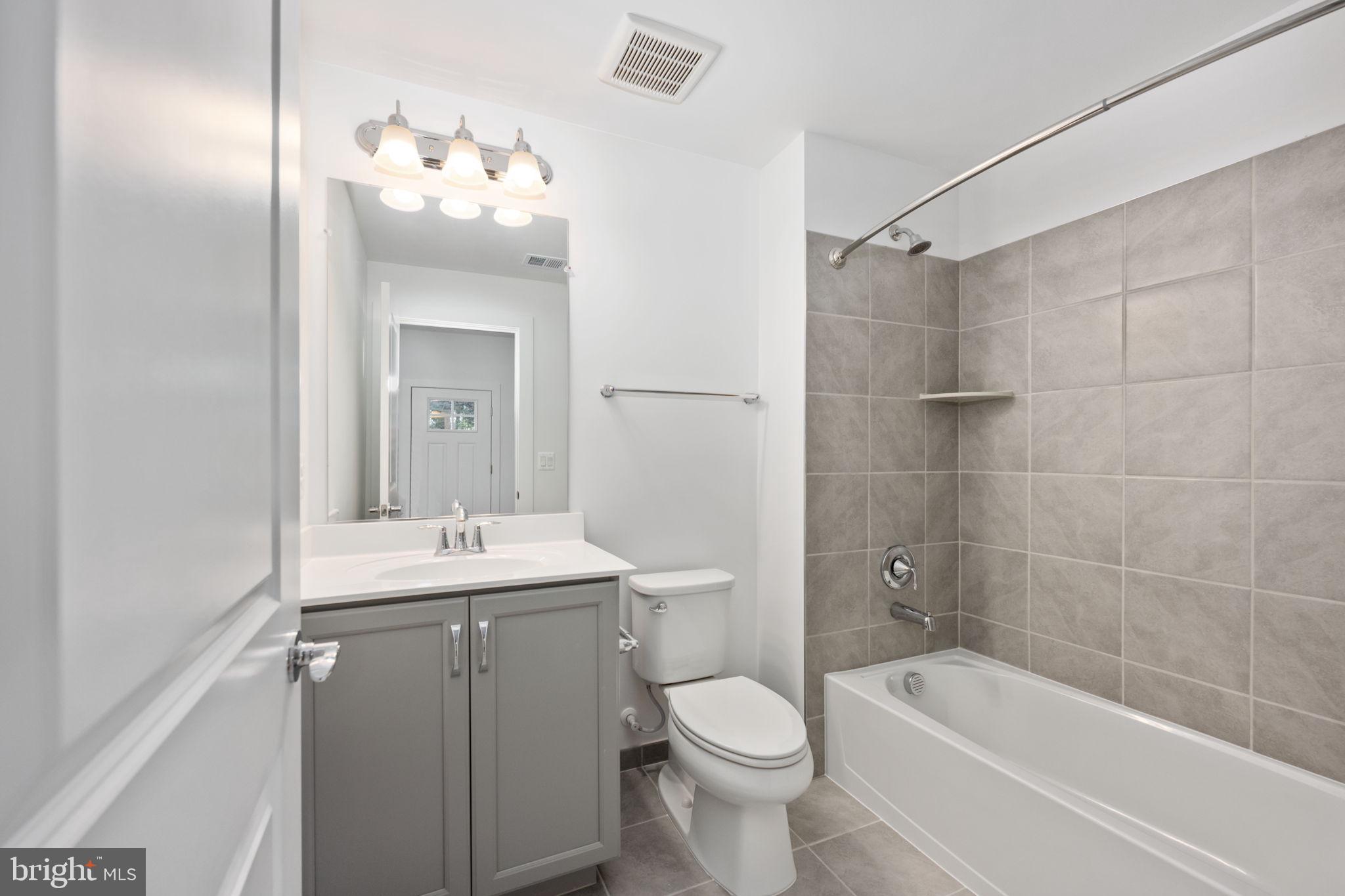 TOWNES AT LITTLE RIVER CROSSING - Residential