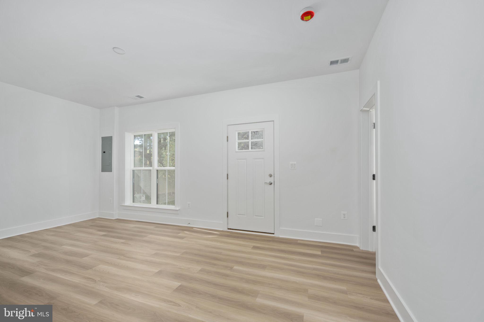 TOWNES AT LITTLE RIVER CROSSING - Residential