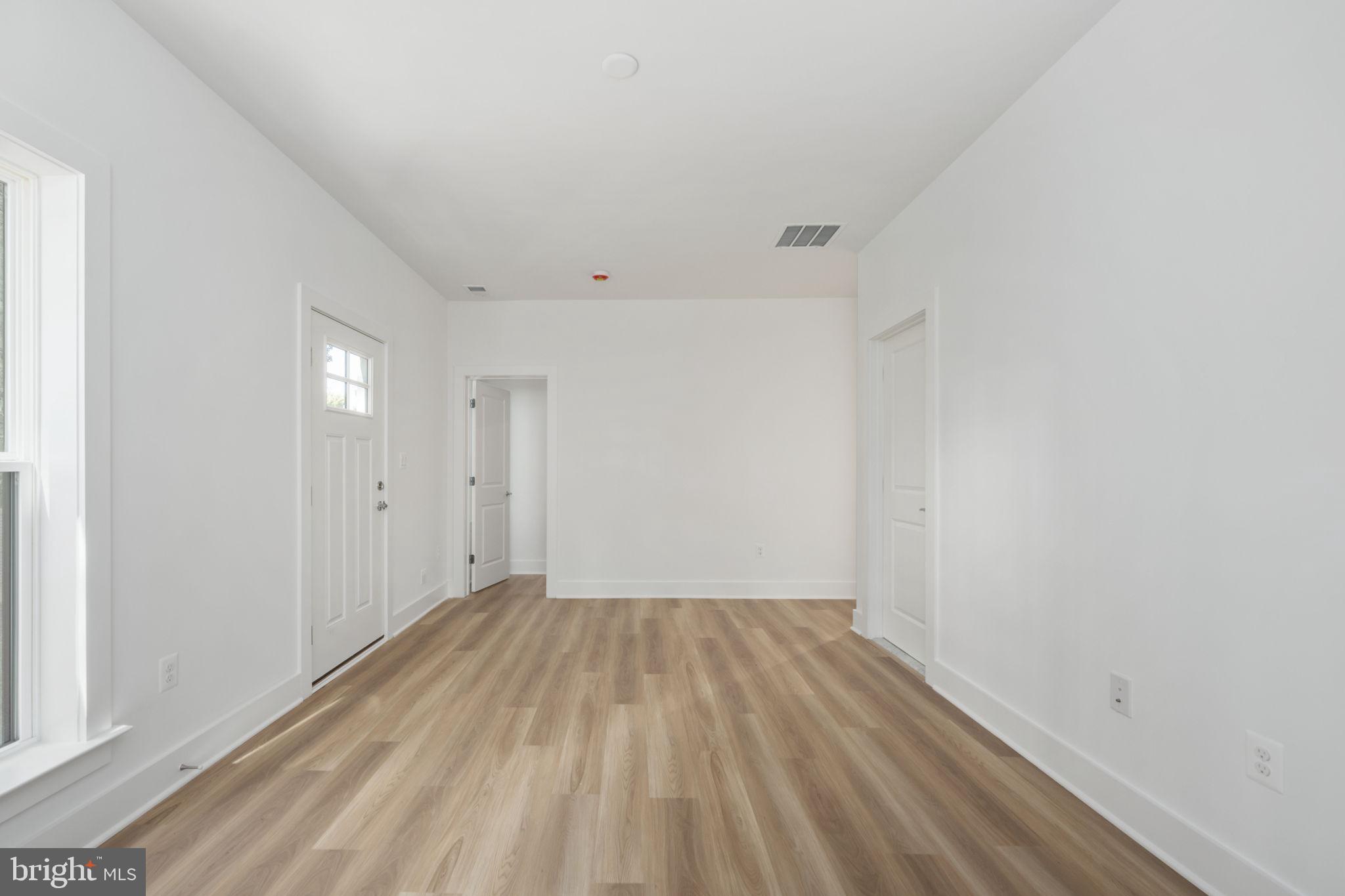 TOWNES AT LITTLE RIVER CROSSING - Residential