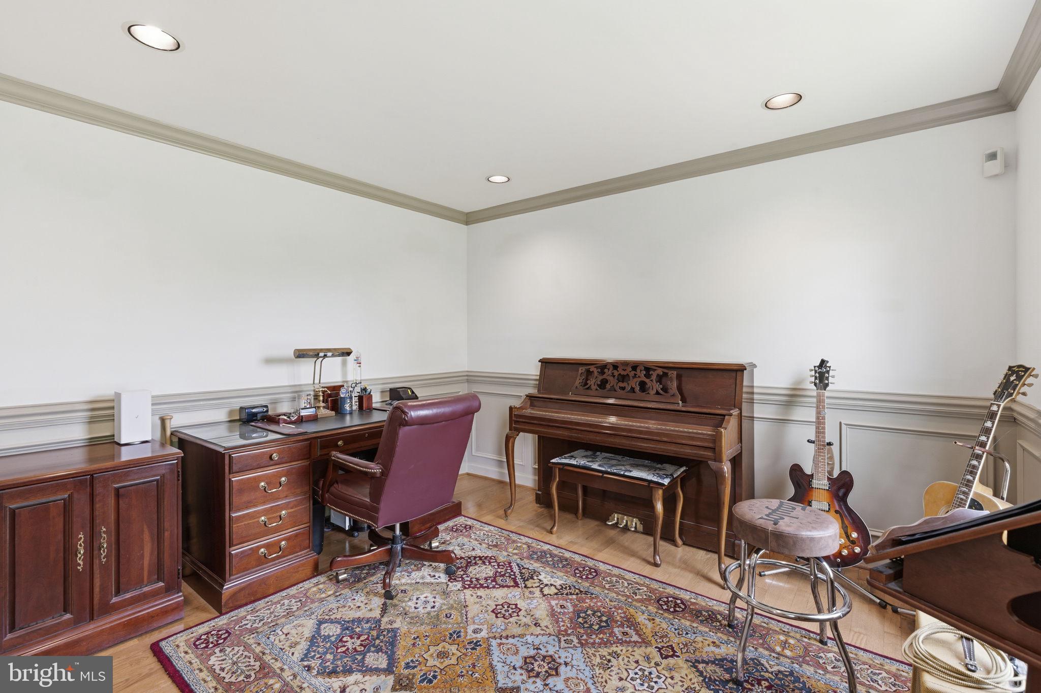 MANOR FIELDS - Residential