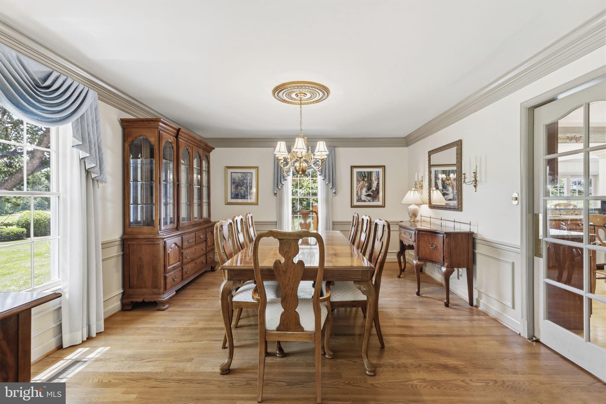 MANOR FIELDS - Residential