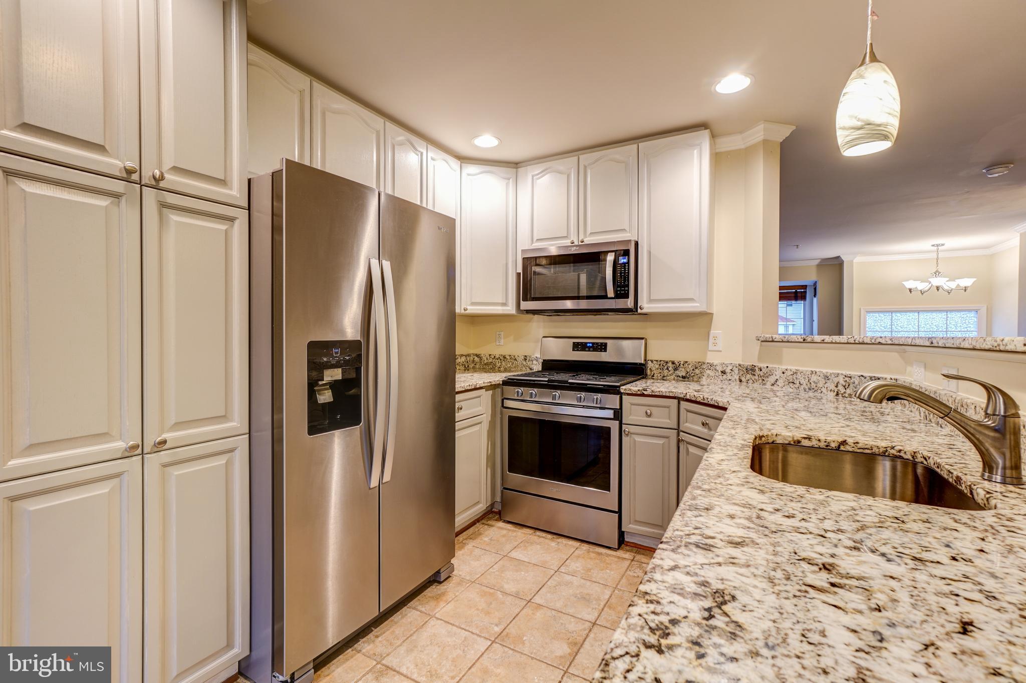 TUSCARORA KNOLLS - Residential Lease