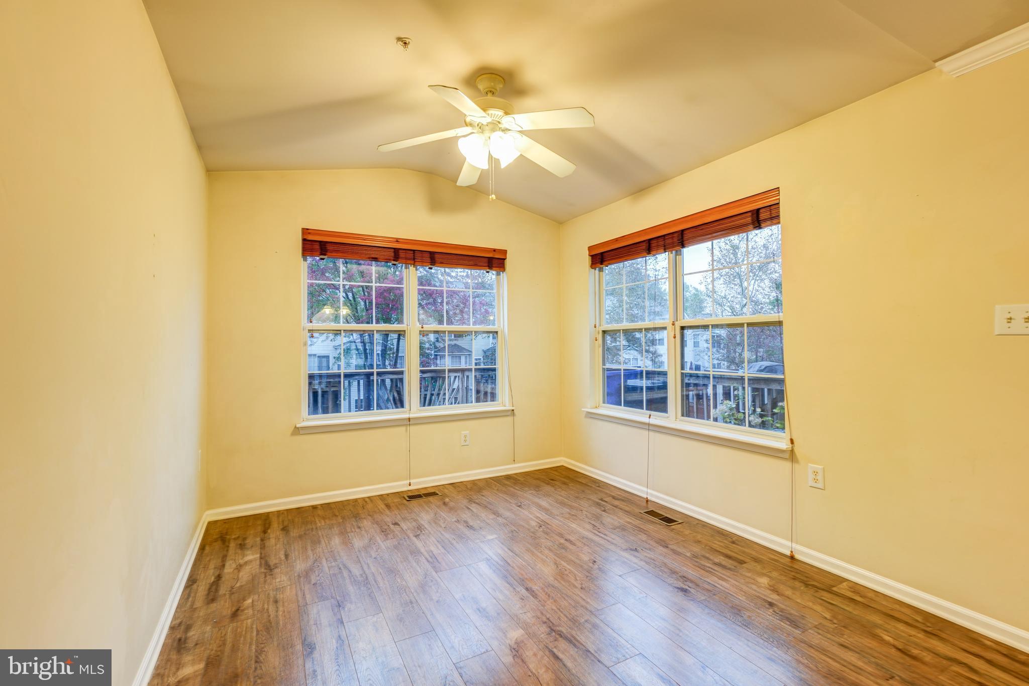 TUSCARORA KNOLLS - Residential Lease