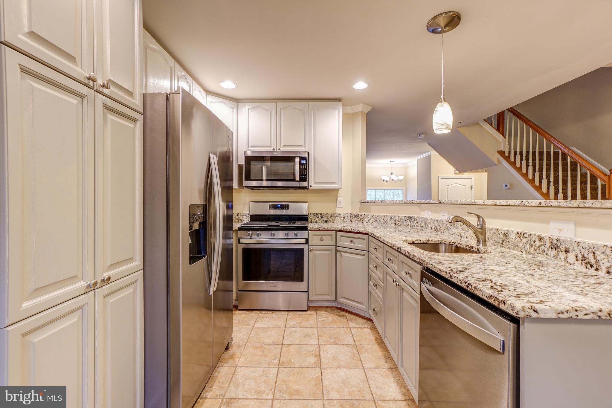 TUSCARORA KNOLLS - Residential Lease
