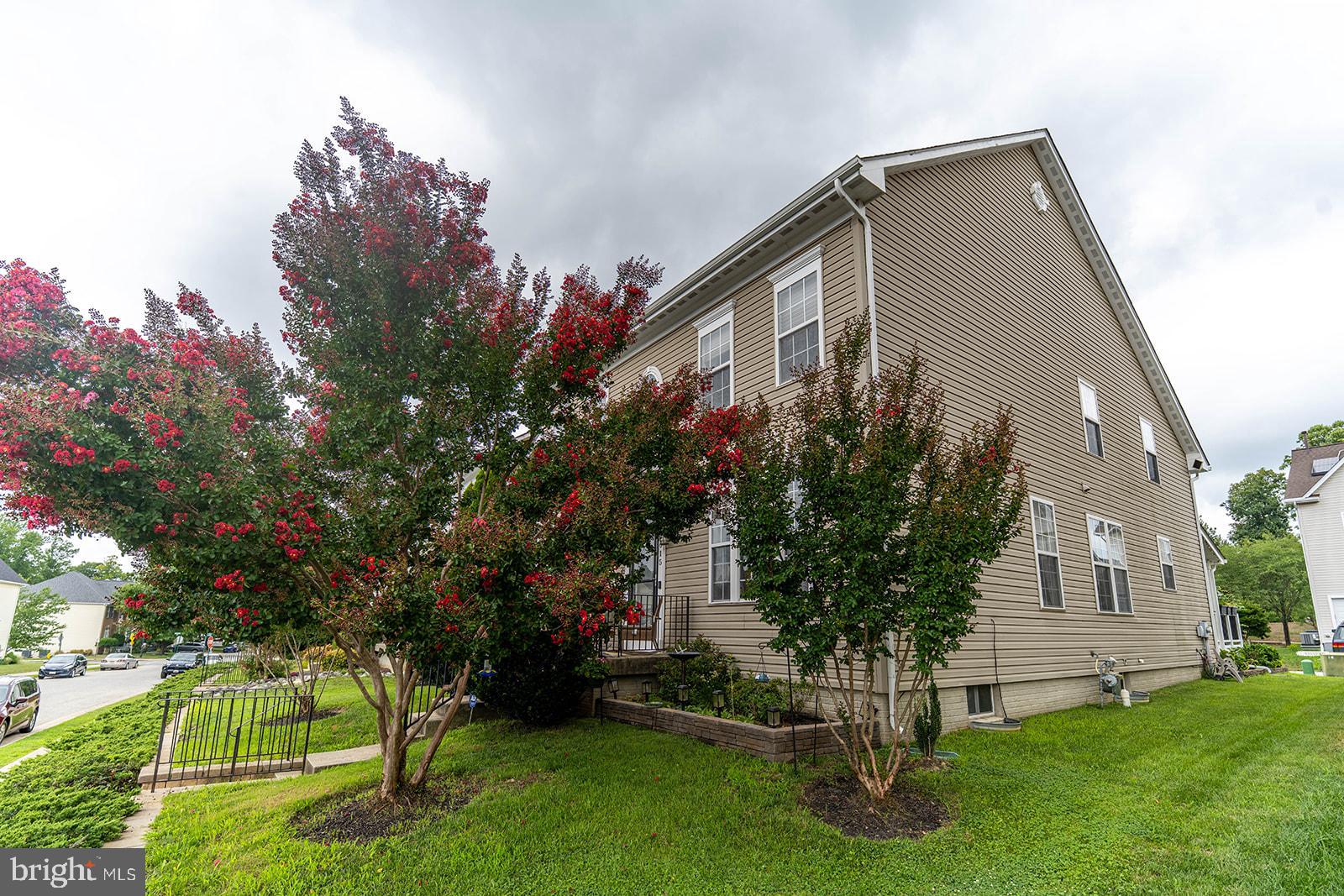 DAHLIA PARK OF WILDEWOOD - Residential