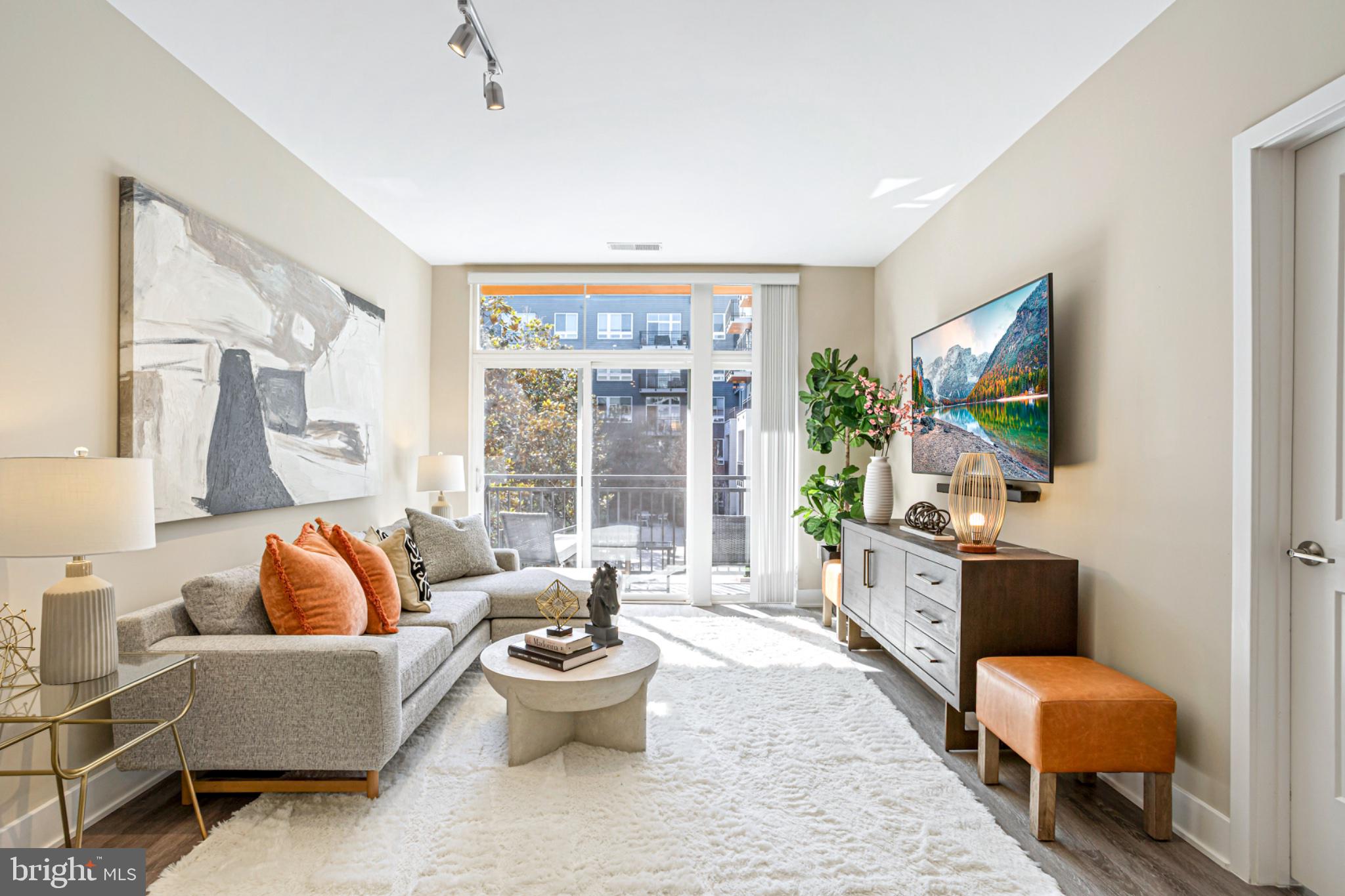 NATIONAL HARBOR - Residential