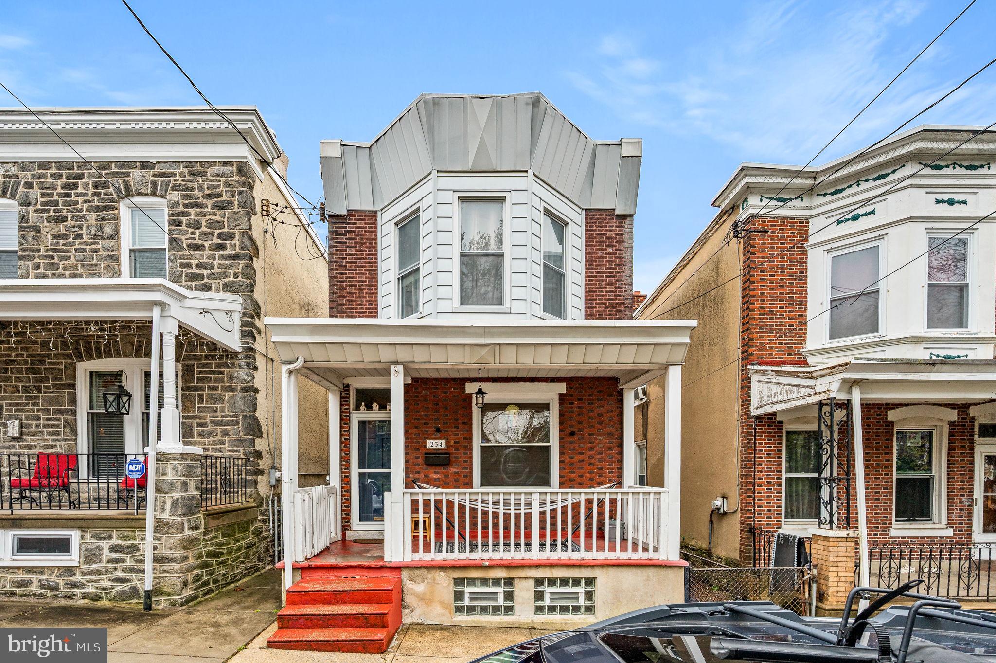 ROXBOROUGH - Residential