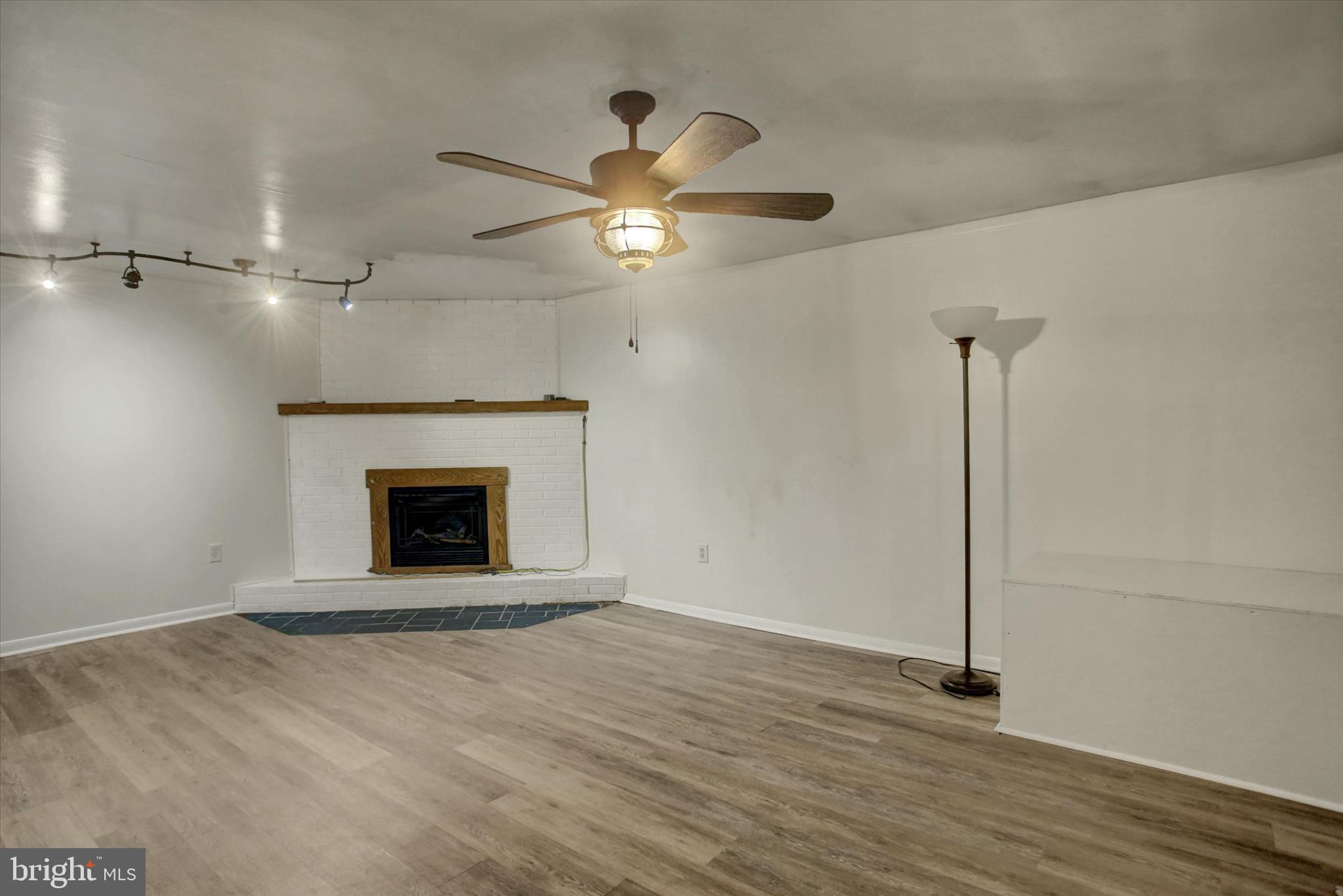 MOUNTAIN VIEW - Residential