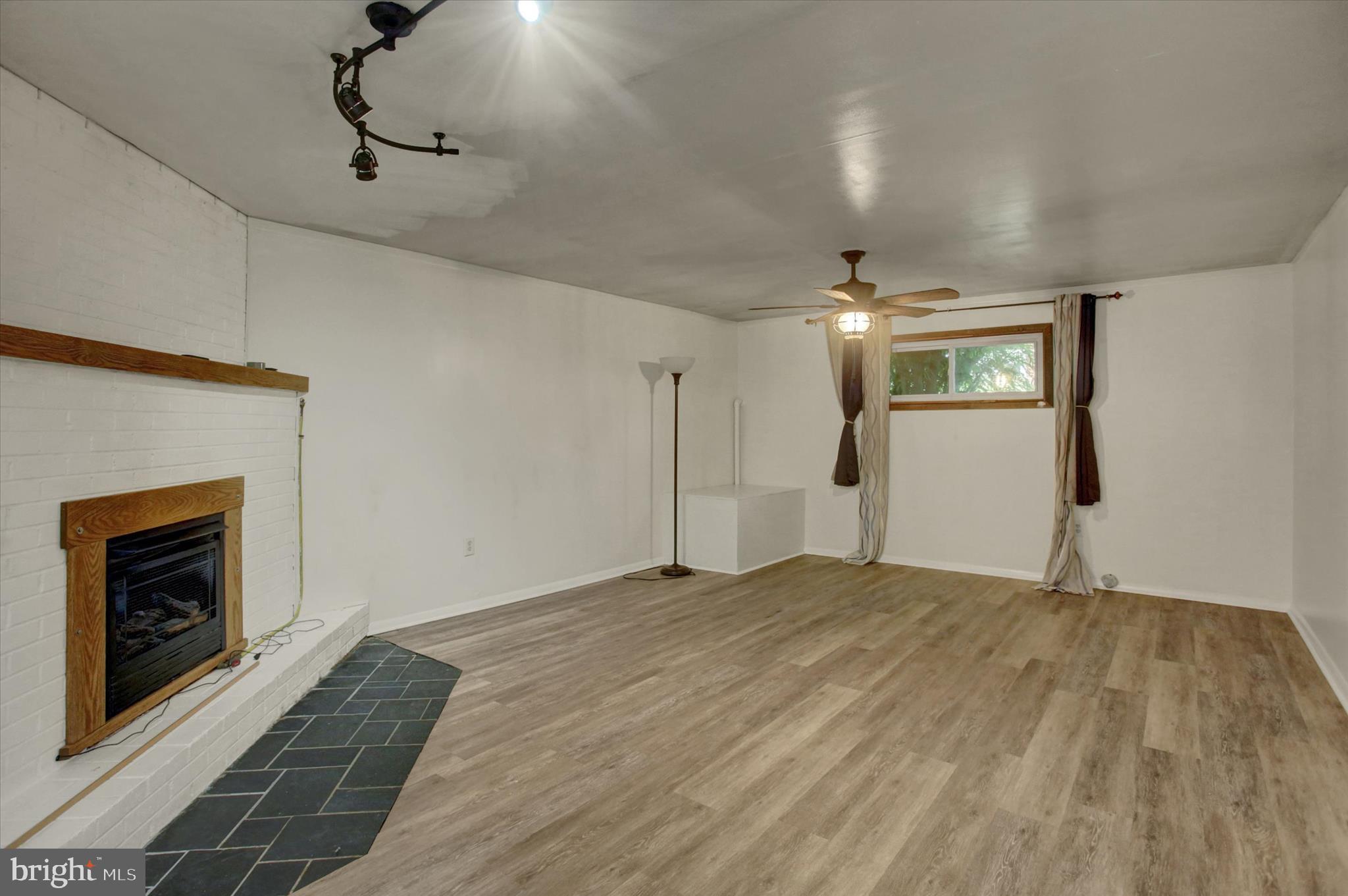 MOUNTAIN VIEW - Residential