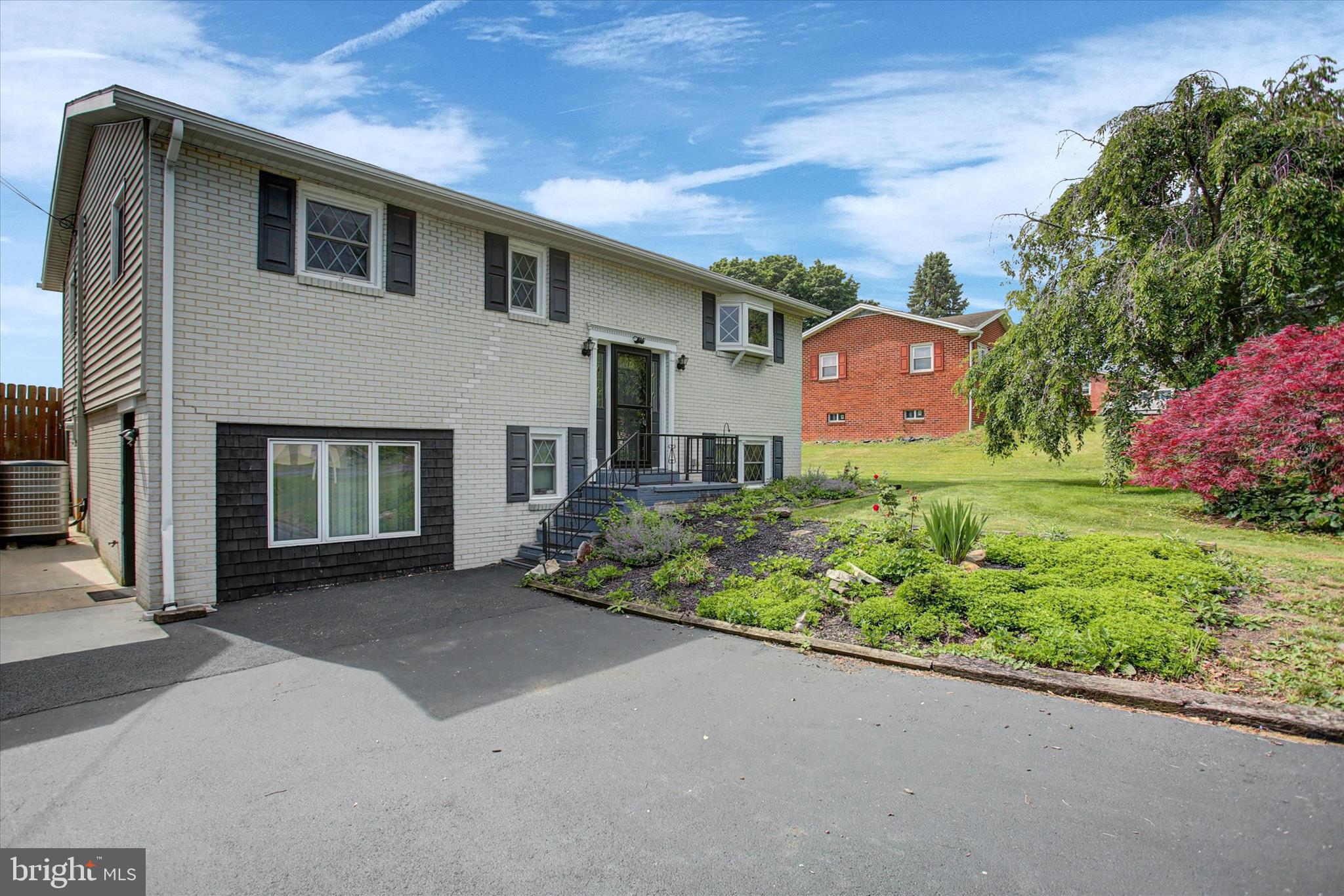 MOUNTAIN VIEW - Residential