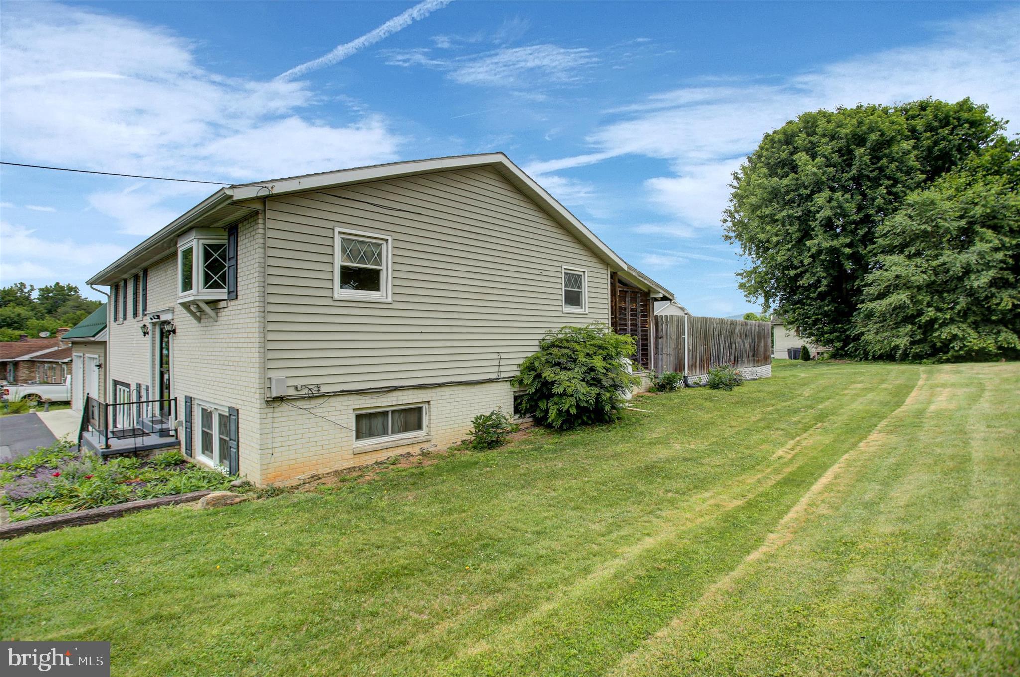 MOUNTAIN VIEW - Residential