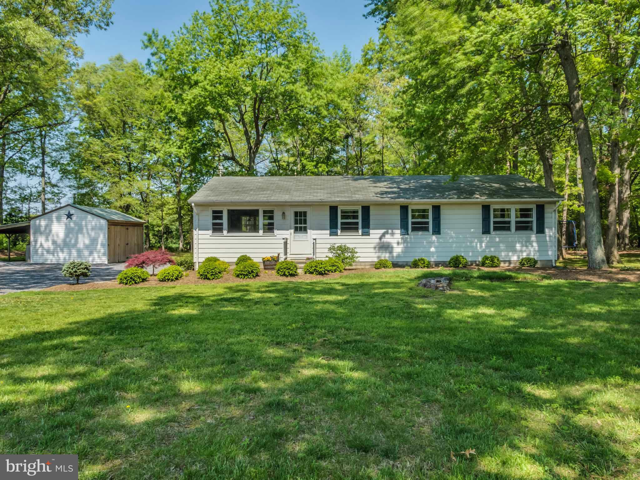 ATTRACTIVE RAMBLER ON A SERENE 1 ACRE LOT! 4BR 2BA located in charming Leonardtown MD. Manicured lawn, spacious backyard with a shed and a deck for cookouts. Enjoy the charming and richly historical town of Leonardtown with eclectic dining, artisan shops and art galleries, award winning Port of Leonardtown Winery as well as a 3 mile water trail to the Leonardtown Wharf Public Park.