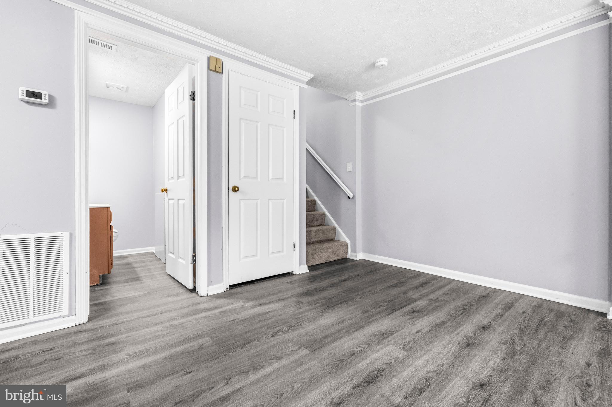 SILVER SPRING CNTRY CLUB - Residential