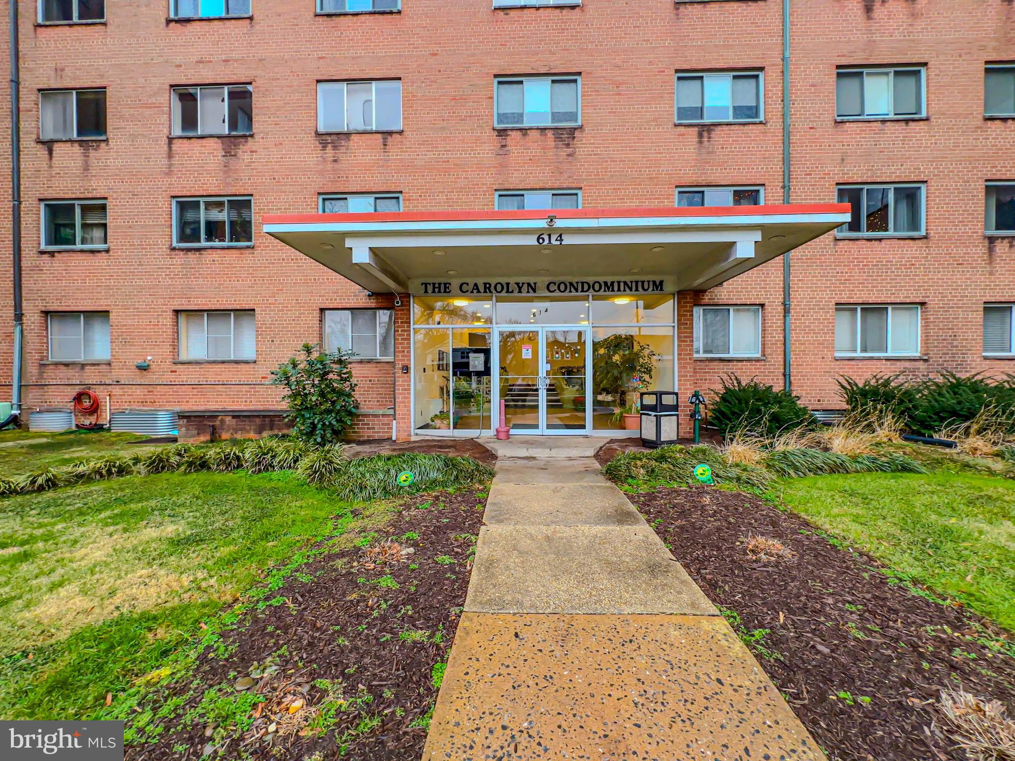 THE CAROLYN - Residential