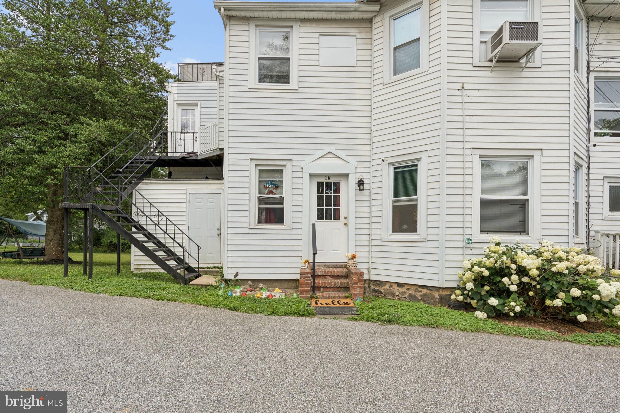 COLONIAL GARDENS - Residential Income