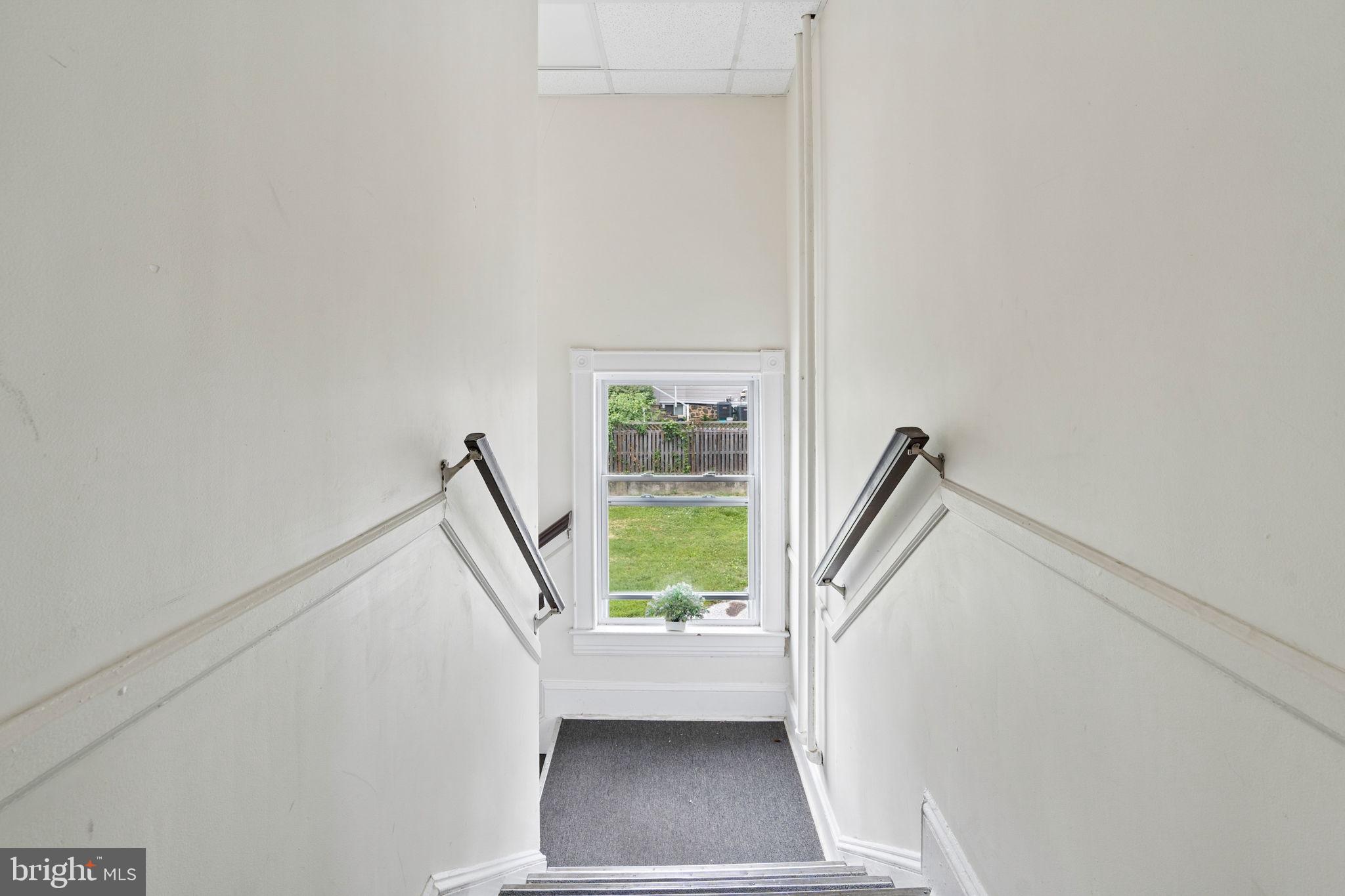 COLONIAL GARDENS - Residential Income