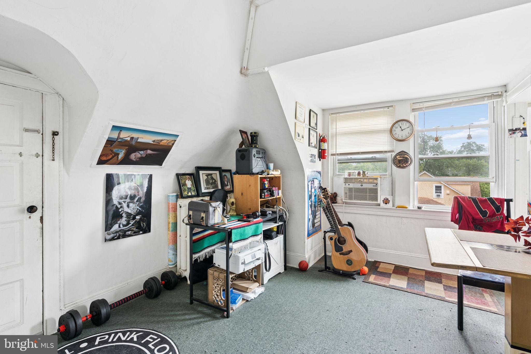 COLONIAL GARDENS - Residential Income
