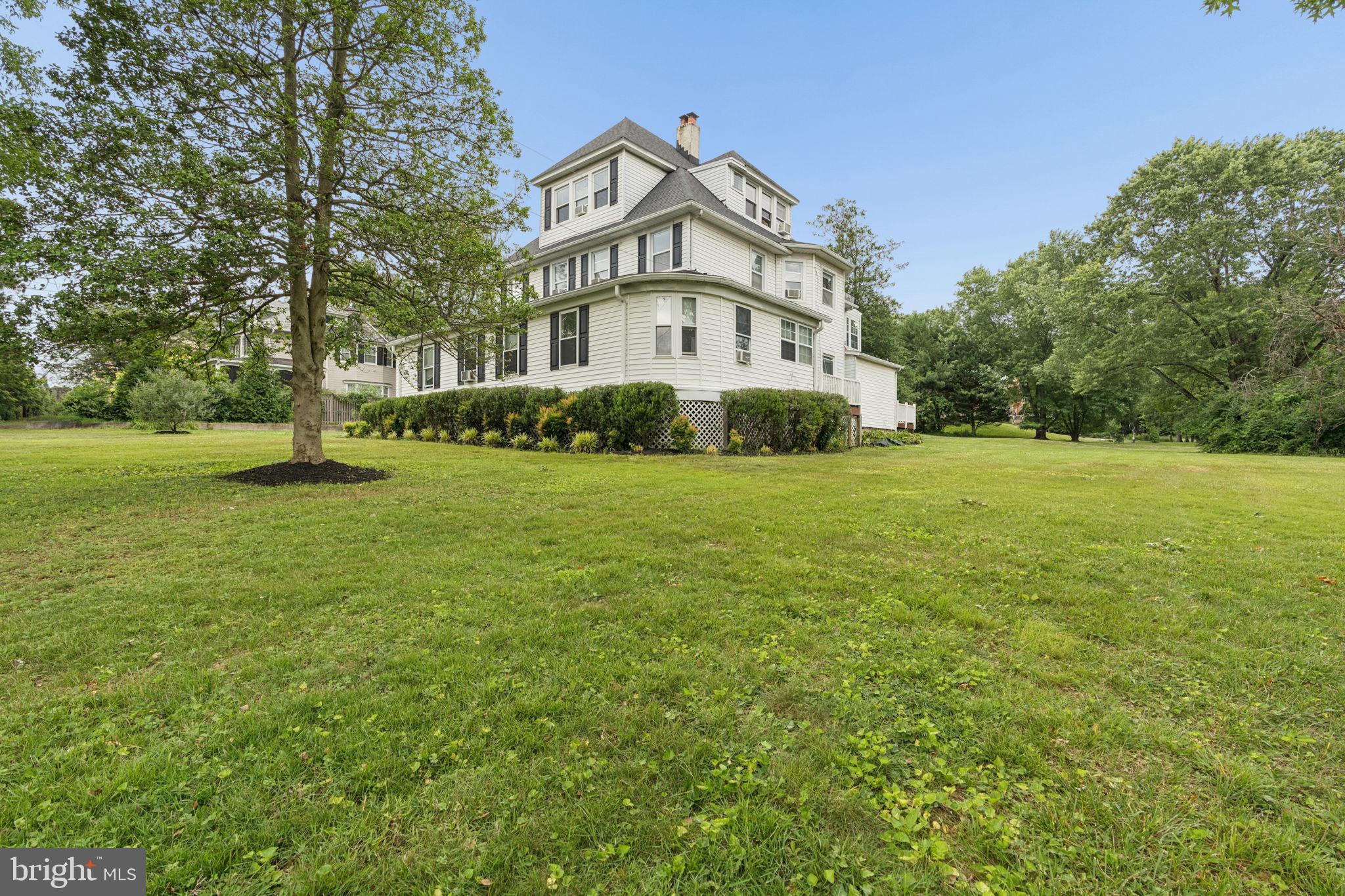 COLONIAL GARDENS - Residential Income