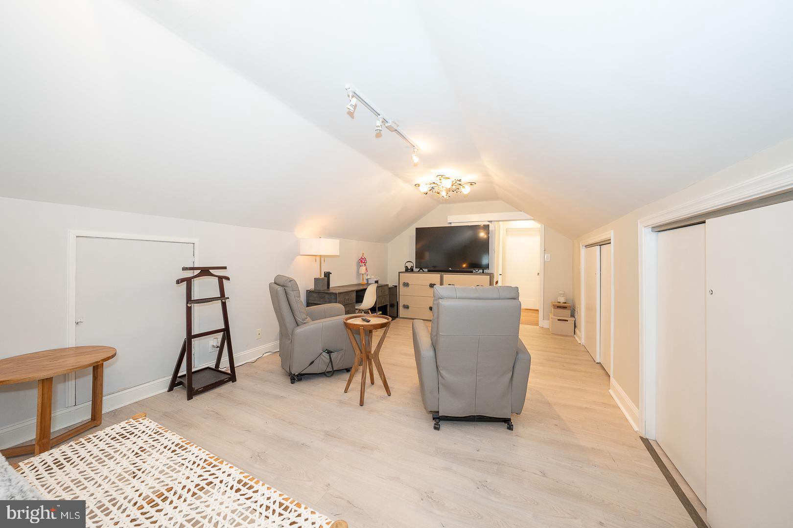 SHORTRIDGE - Residential