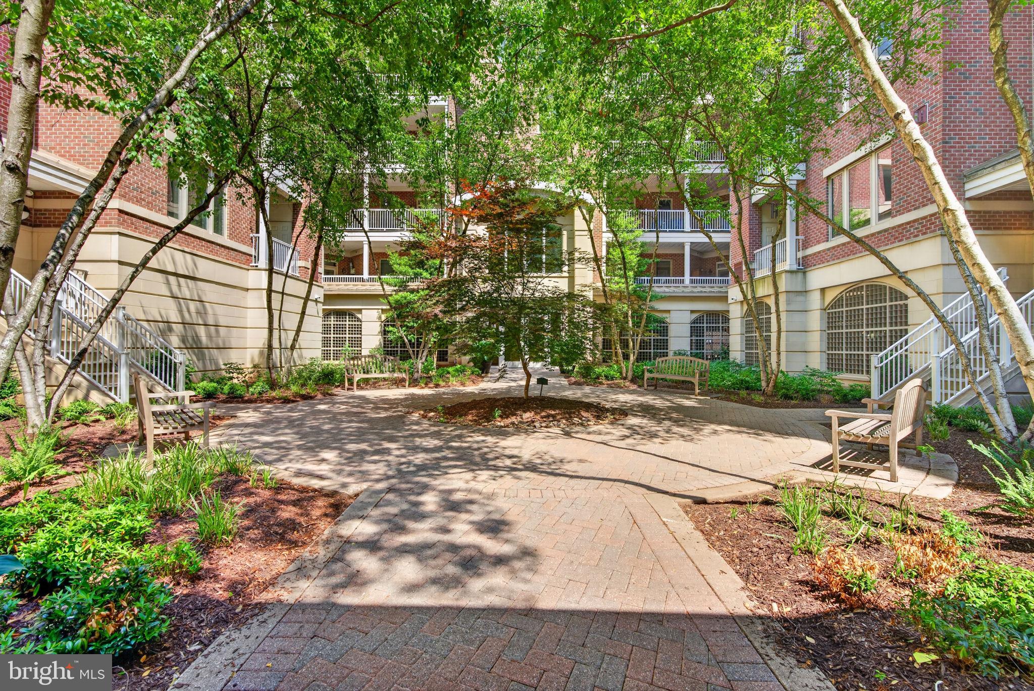 LAKESIDE TOWN CENTRE CONDOMINIUM - Residential