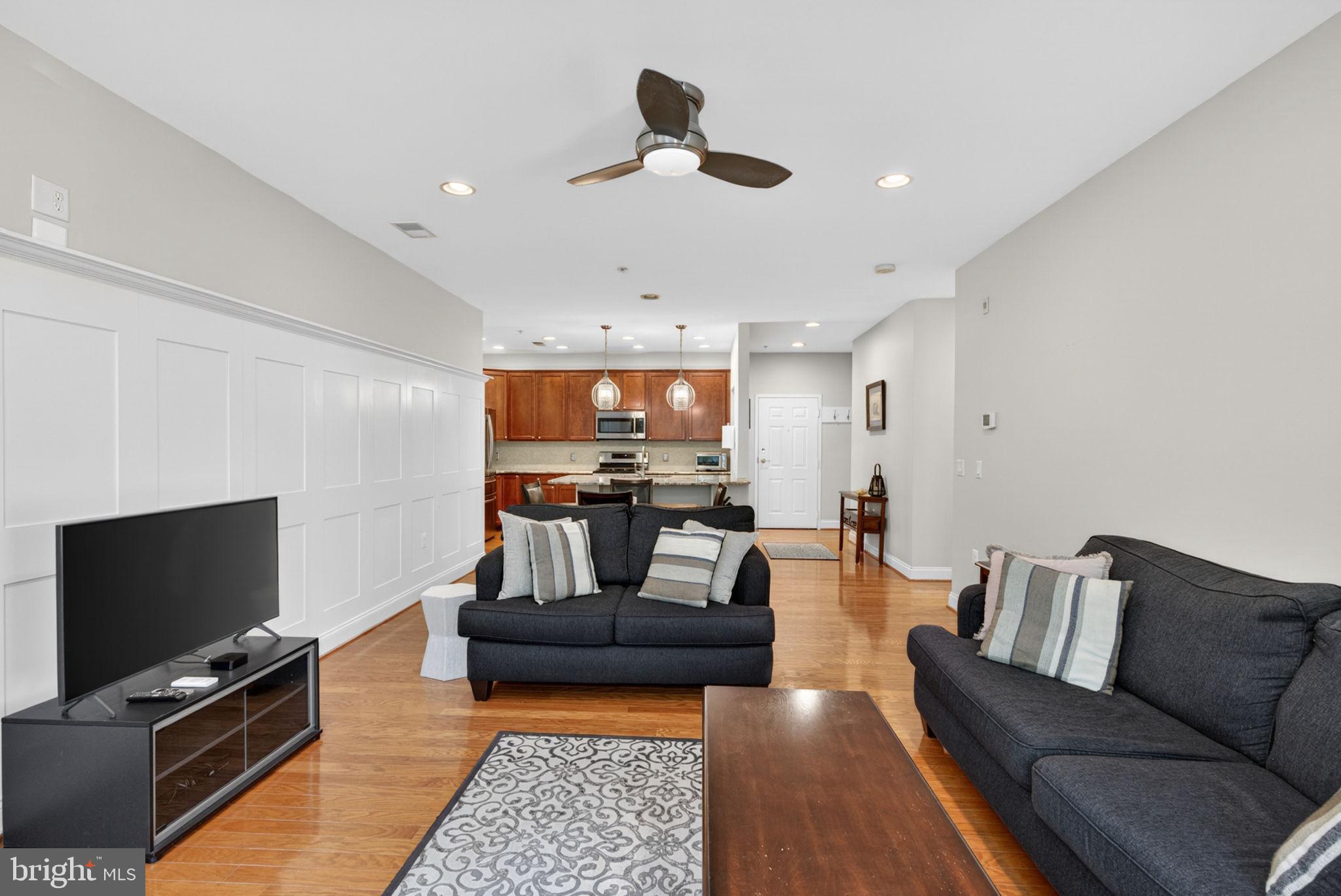 LAKESIDE TOWN CENTRE CONDOMINIUM - Residential