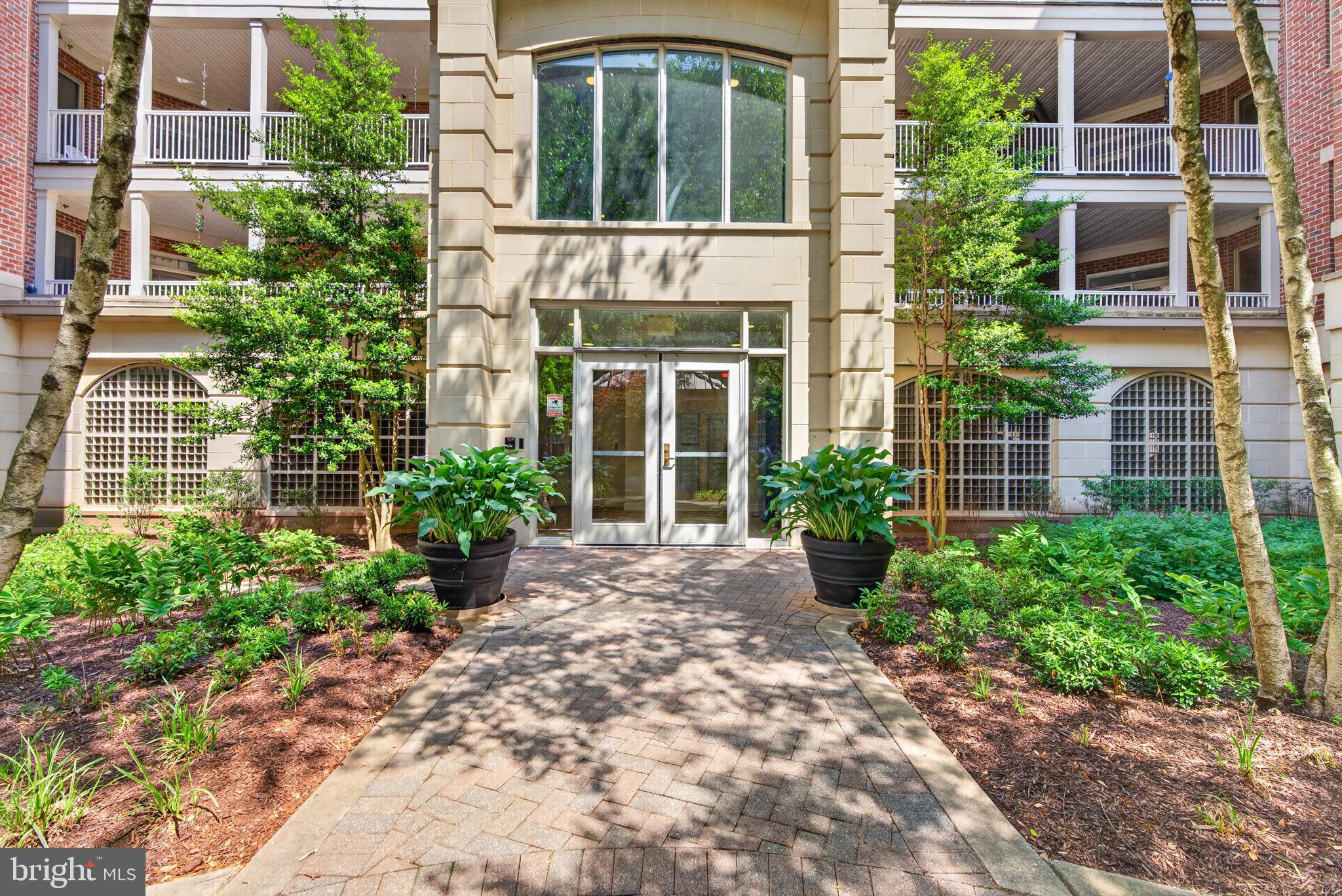LAKESIDE TOWN CENTRE CONDOMINIUM - Residential