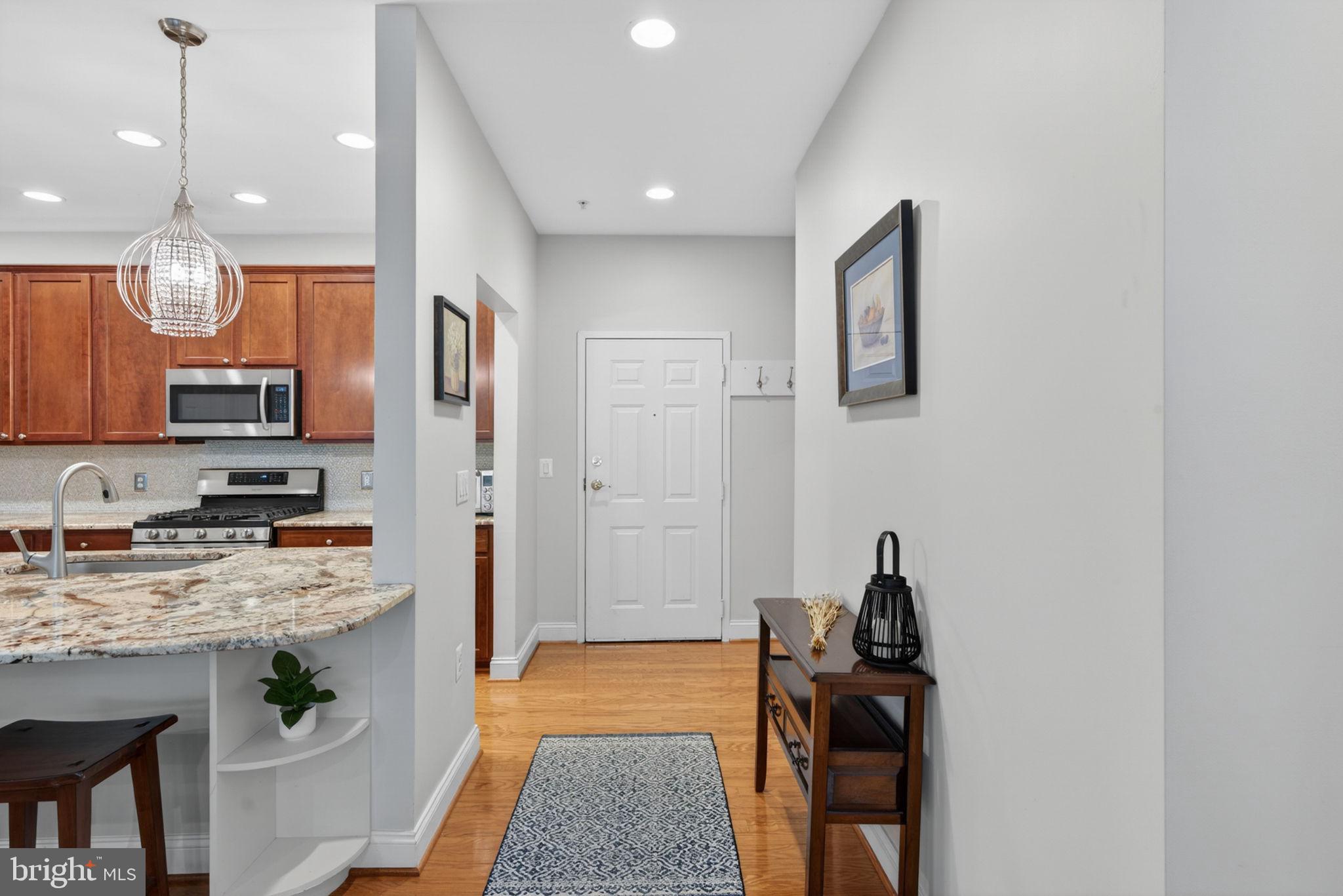 LAKESIDE TOWN CENTRE CONDOMINIUM - Residential